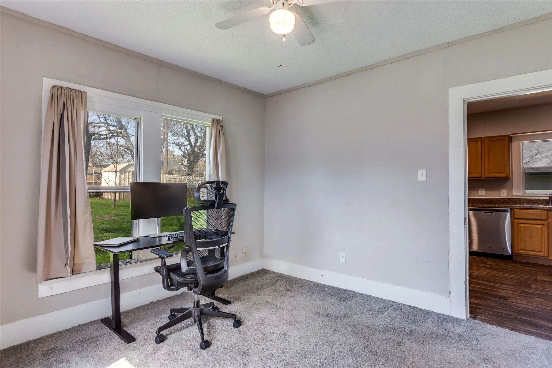 Single Family Residence For Sale in Tarrant County , 826 Mirike Drive, White Settlement, Texas 76108, 2 Bedroom, 1 Bathroom, Garage spaces, 1,091 Sqft, built in 1982, Preowned, mls#21203120, Real Estate Agent in White Settlement, Homes For Sale in Tarrant county, Homes For Sale in White Settlement, Realtor in White Settlement Texas, Real Estate Brokerage Independent Realty Texas, Luminita Cordes Realtor