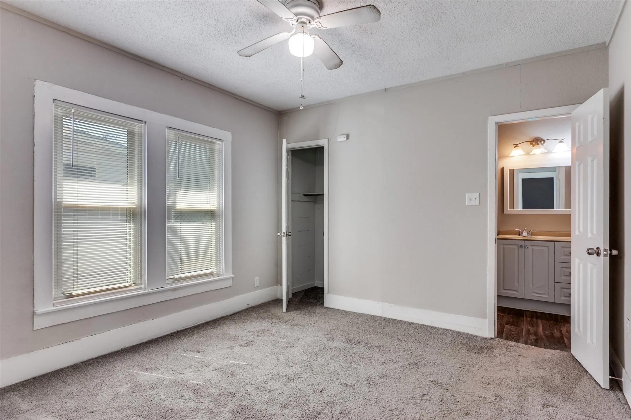 Single Family Residence For Sale in Tarrant County , 826 Mirike Drive, White Settlement, Texas 76108, 2 Bedroom, 1 Bathroom, Garage spaces, 1,091 Sqft, built in 1982, Preowned, mls#21203120, Real Estate Agent in White Settlement, Homes For Sale in Tarrant county, Homes For Sale in White Settlement, Realtor in White Settlement Texas, Real Estate Brokerage Independent Realty Texas, Luminita Cordes Realtor