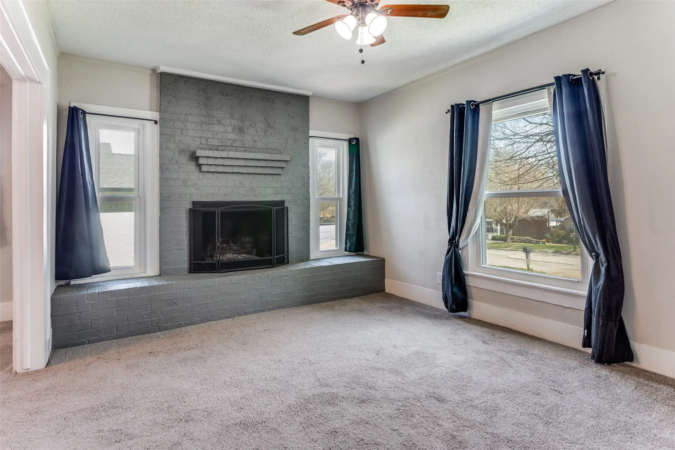 Single Family Residence For Sale in Tarrant County , 826 Mirike Drive, White Settlement, Texas 76108, 2 Bedroom, 1 Bathroom, Garage spaces, 1,091 Sqft, built in 1982, Preowned, mls#21203120, Real Estate Agent in White Settlement, Homes For Sale in Tarrant county, Homes For Sale in White Settlement, Realtor in White Settlement Texas, Real Estate Brokerage Independent Realty Texas, Luminita Cordes Realtor