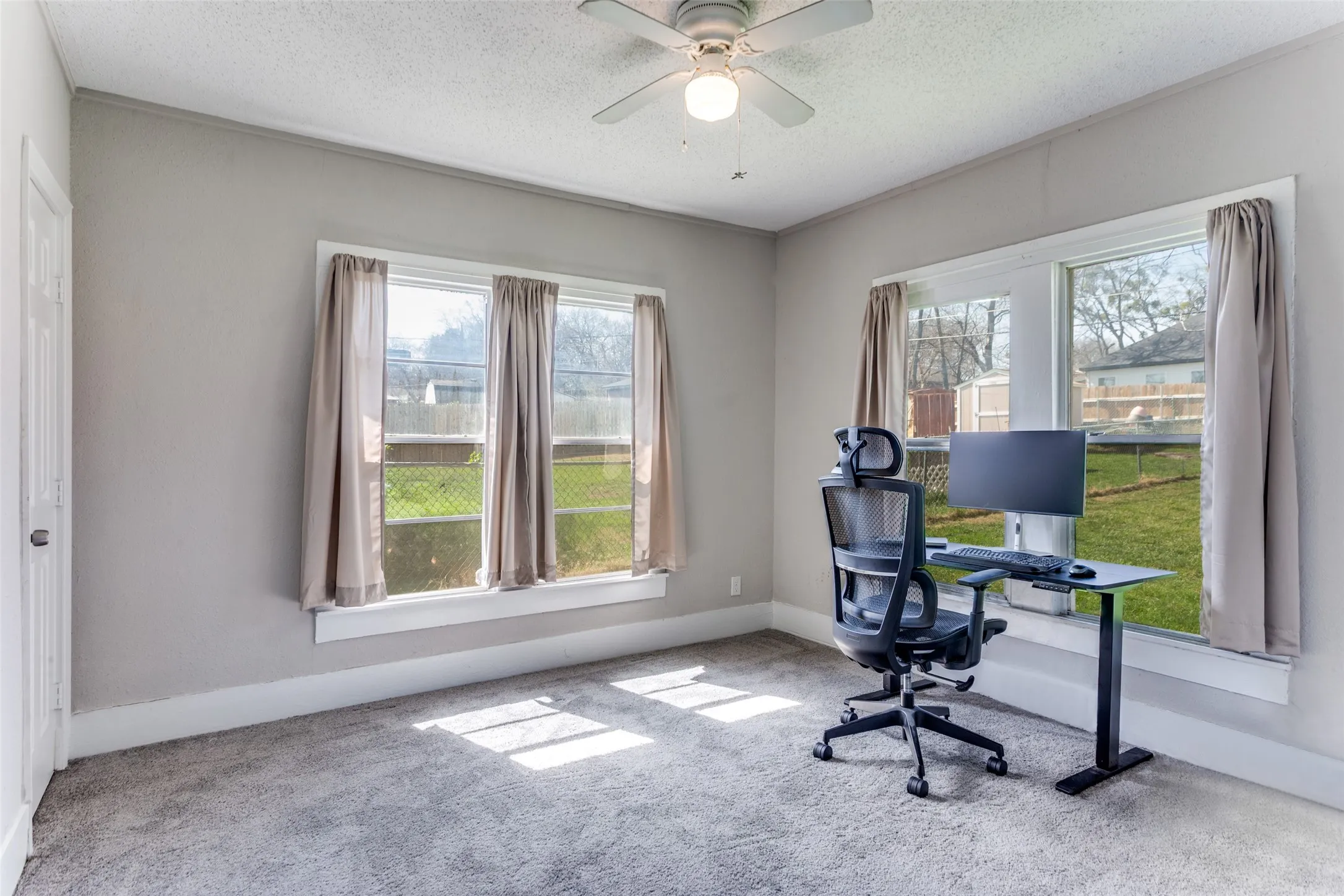 Single Family Residence For Sale in Tarrant County , 826 Mirike Drive, White Settlement, Texas 76108, 2 Bedroom, 1 Bathroom, Garage spaces, 1,091 Sqft, built in 1982, Preowned, mls#21203120, Real Estate Agent in White Settlement, Homes For Sale in Tarrant county, Homes For Sale in White Settlement, Realtor in White Settlement Texas, Real Estate Brokerage Independent Realty Texas, Luminita Cordes Realtor