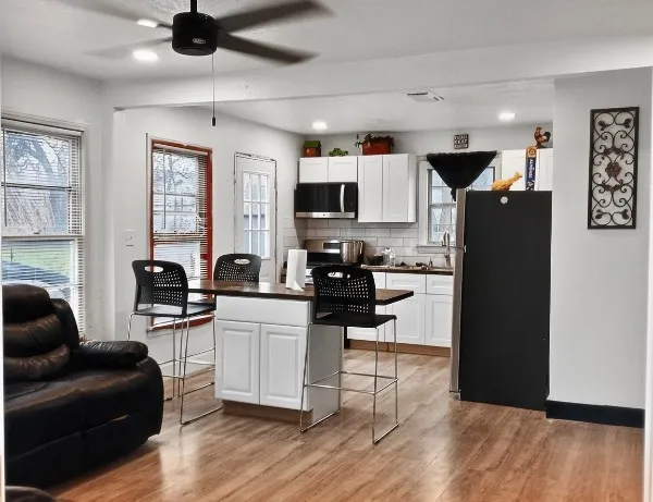 Single Family Residence For Sale in Tarrant County , 2750 Beverly Hills Drive, Sansom Park, Texas 76114, 3 Bedroom, 1 Bathroom, Garage spaces, 912 Sqft, built in 1952, mls#21204341, Real Estate Agent in Sansom Park, Homes For Sale in Tarrant county, Homes For Sale in Sansom Park, Realtor in Sansom Park Texas, Real Estate Brokerage Independent Realty Texas, Luminita Cordes Realtor