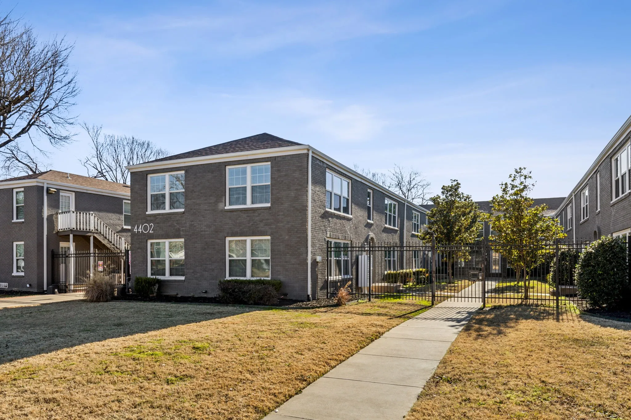 Apartment For Rent in Dallas County , 4402 Swiss Avenue, Dallas, Texas 75204, 1 Bedroom, 1 Bathroom, Garage spaces, 710 Sqft, built in 1939, Price $1,099, mls#21204358, Real Estate Agent in Dallas, Homes For Rent in Dallas county, Homes For Rent in Dallas, Realtor in Dallas Texas, Real Estate Brokerage Independent Realty Texas, Luminita Cordes Realtor