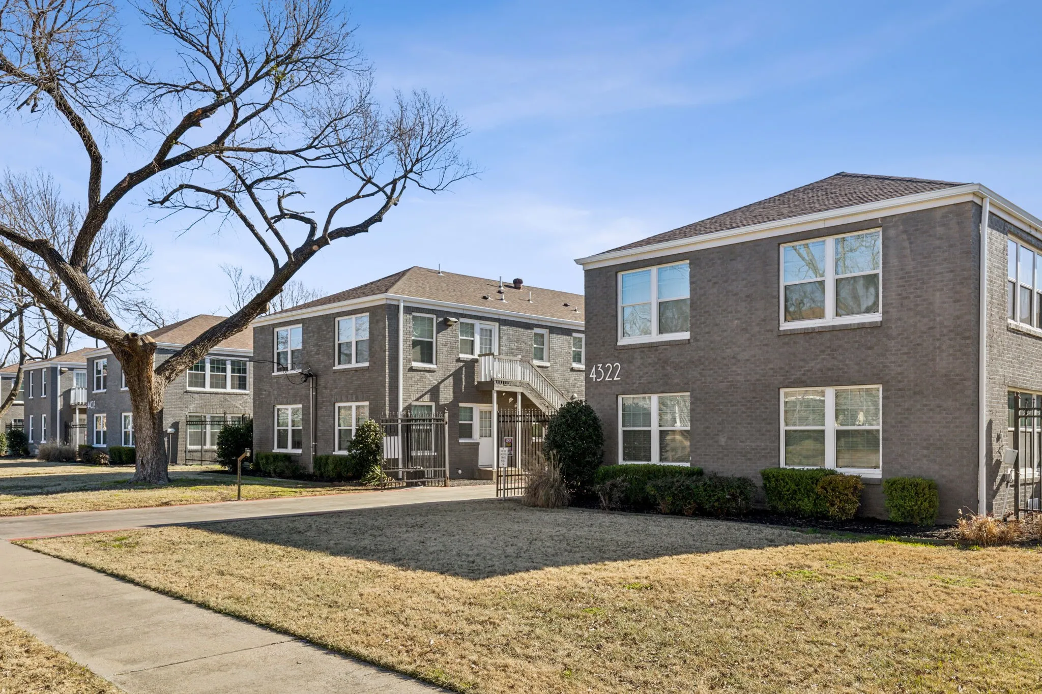 Apartment For Rent in Dallas County , 4402 Swiss Avenue, Dallas, Texas 75204, 1 Bedroom, 1 Bathroom, Garage spaces, 710 Sqft, built in 1939, Price $1,099, mls#21204358, Real Estate Agent in Dallas, Homes For Rent in Dallas county, Homes For Rent in Dallas, Realtor in Dallas Texas, Real Estate Brokerage Independent Realty Texas, Luminita Cordes Realtor