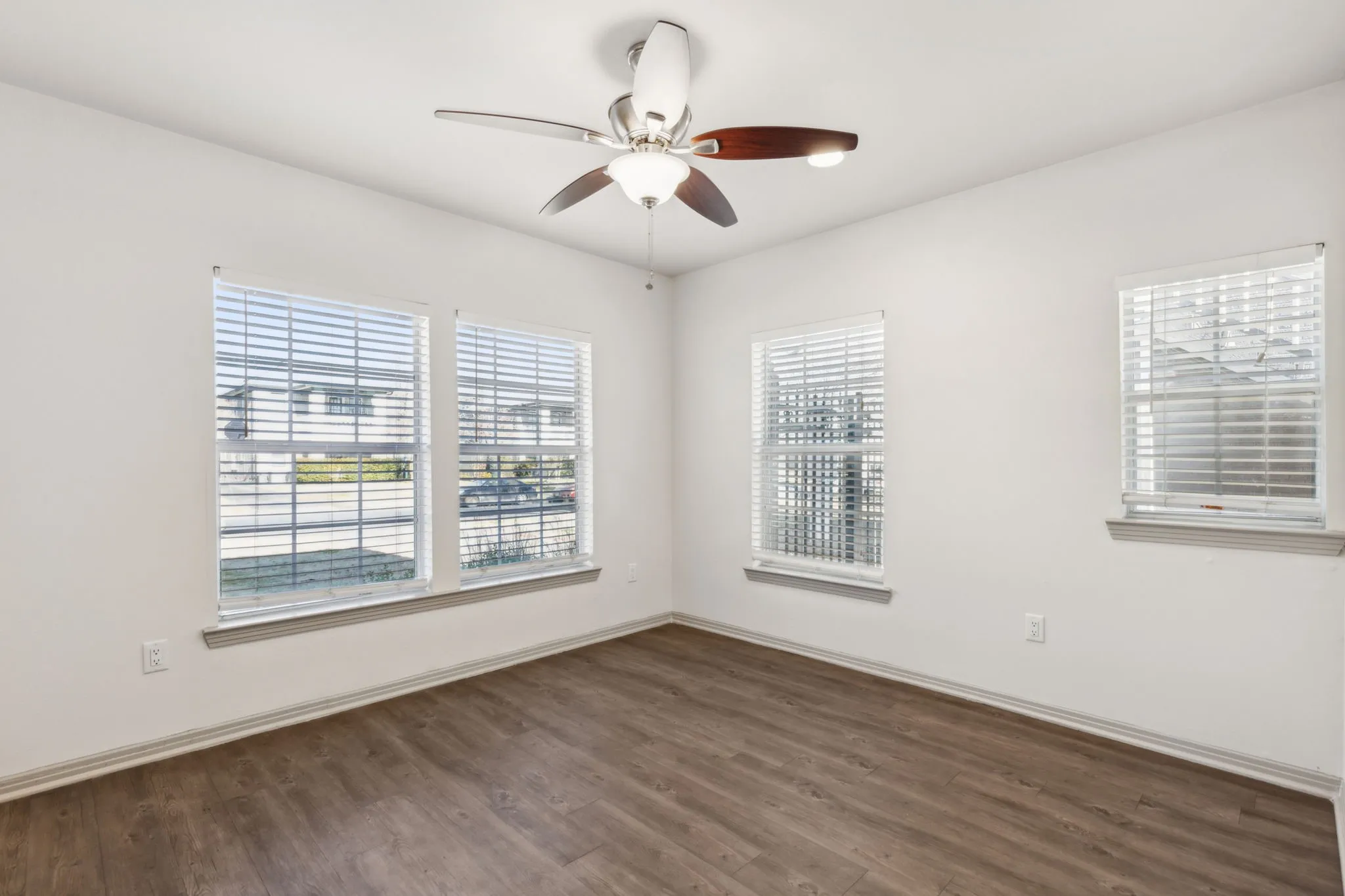 Apartment For Rent in Dallas County , 4402 Swiss Avenue, Dallas, Texas 75204, 1 Bedroom, 1 Bathroom, Garage spaces, 710 Sqft, built in 1939, Price $1,099, mls#21204358, Real Estate Agent in Dallas, Homes For Rent in Dallas county, Homes For Rent in Dallas, Realtor in Dallas Texas, Real Estate Brokerage Independent Realty Texas, Luminita Cordes Realtor