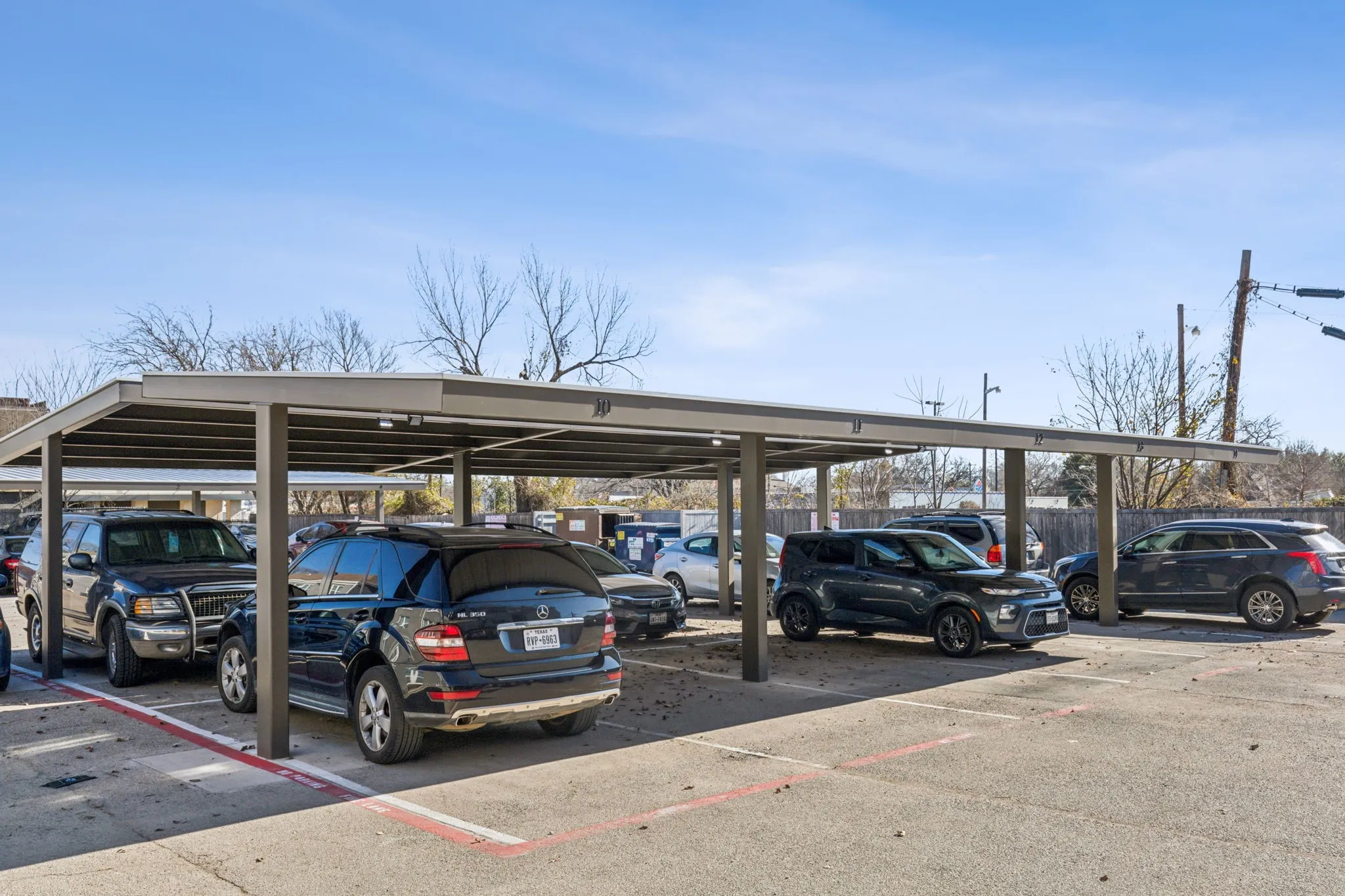 Apartment For Rent in Dallas County , 4402 Swiss Avenue, Dallas, Texas 75204, 1 Bedroom, 1 Bathroom, Garage spaces, 710 Sqft, built in 1939, Price $1,099, mls#21204358, Real Estate Agent in Dallas, Homes For Rent in Dallas county, Homes For Rent in Dallas, Realtor in Dallas Texas, Real Estate Brokerage Independent Realty Texas, Luminita Cordes Realtor