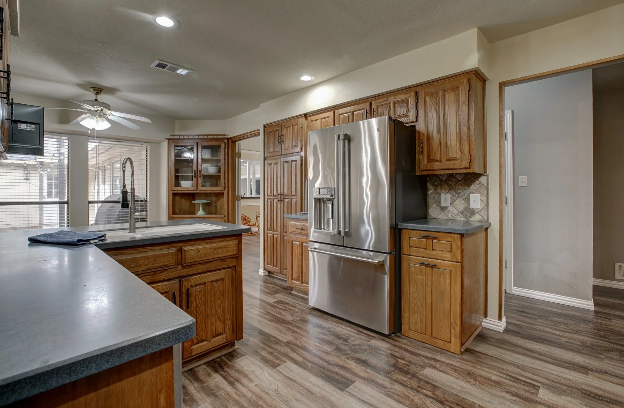 Single Family Residence For Sale in Dallas County , 1413 Wagonwheel Court, Irving, Texas 75061, 4 Bedroom, 3 Bathroom, 2 Garage spaces, 2,924 Sqft, built in 1981, Price $449,000, mls#21203946, Real Estate Agent in Irving, Homes For Sale in Dallas county, Homes For Sale in Irving, Realtor in Irving Texas, Real Estate Brokerage Independent Realty Texas, Luminita Cordes Realtor