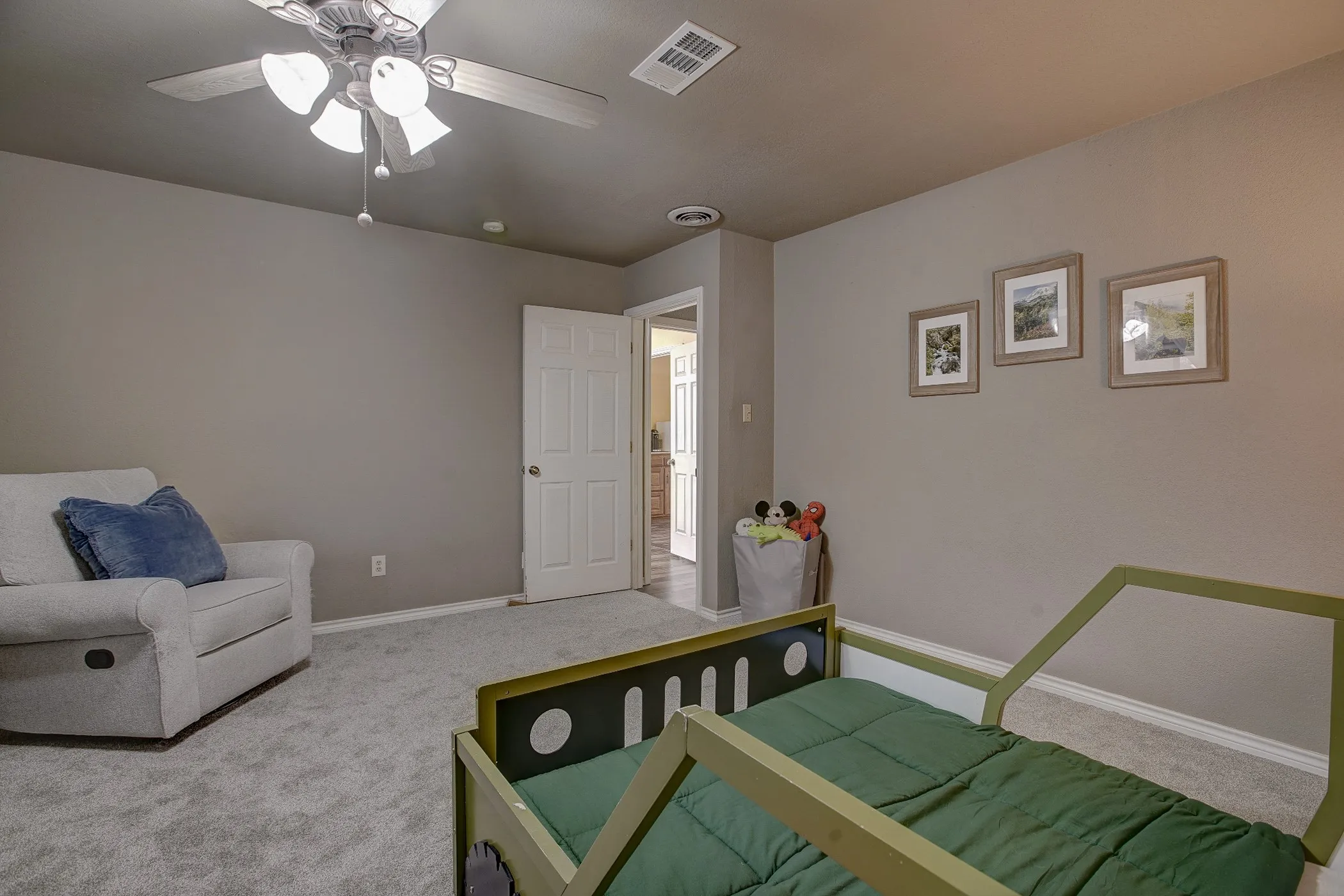 Single Family Residence For Sale in Dallas County , 1413 Wagonwheel Court, Irving, Texas 75061, 4 Bedroom, 3 Bathroom, 2 Garage spaces, 2,924 Sqft, built in 1981, Price $449,000, mls#21203946, Real Estate Agent in Irving, Homes For Sale in Dallas county, Homes For Sale in Irving, Realtor in Irving Texas, Real Estate Brokerage Independent Realty Texas, Luminita Cordes Realtor