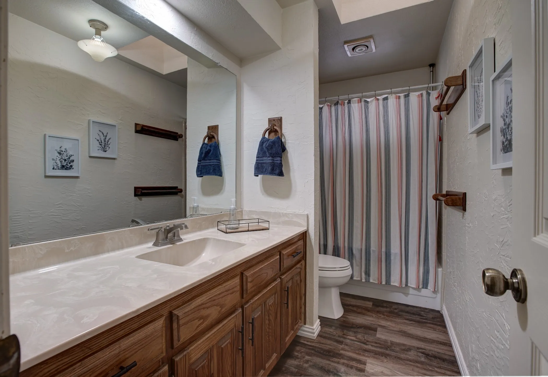 Single Family Residence For Sale in Dallas County , 1413 Wagonwheel Court, Irving, Texas 75061, 4 Bedroom, 3 Bathroom, 2 Garage spaces, 2,924 Sqft, built in 1981, Price $449,000, mls#21203946, Real Estate Agent in Irving, Homes For Sale in Dallas county, Homes For Sale in Irving, Realtor in Irving Texas, Real Estate Brokerage Independent Realty Texas, Luminita Cordes Realtor