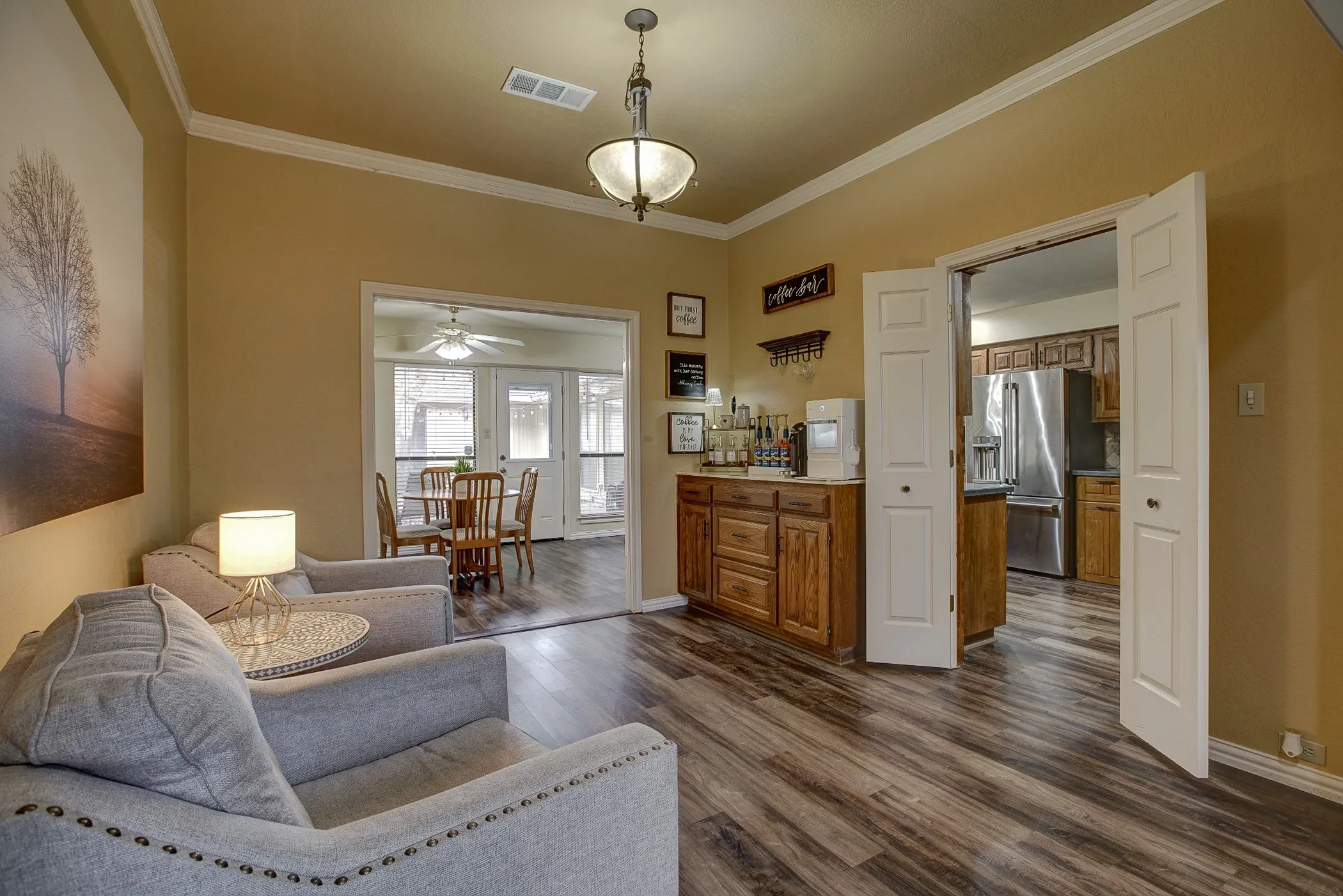 Single Family Residence For Sale in Dallas County , 1413 Wagonwheel Court, Irving, Texas 75061, 4 Bedroom, 3 Bathroom, 2 Garage spaces, 2,924 Sqft, built in 1981, Price $449,000, mls#21203946, Real Estate Agent in Irving, Homes For Sale in Dallas county, Homes For Sale in Irving, Realtor in Irving Texas, Real Estate Brokerage Independent Realty Texas, Luminita Cordes Realtor