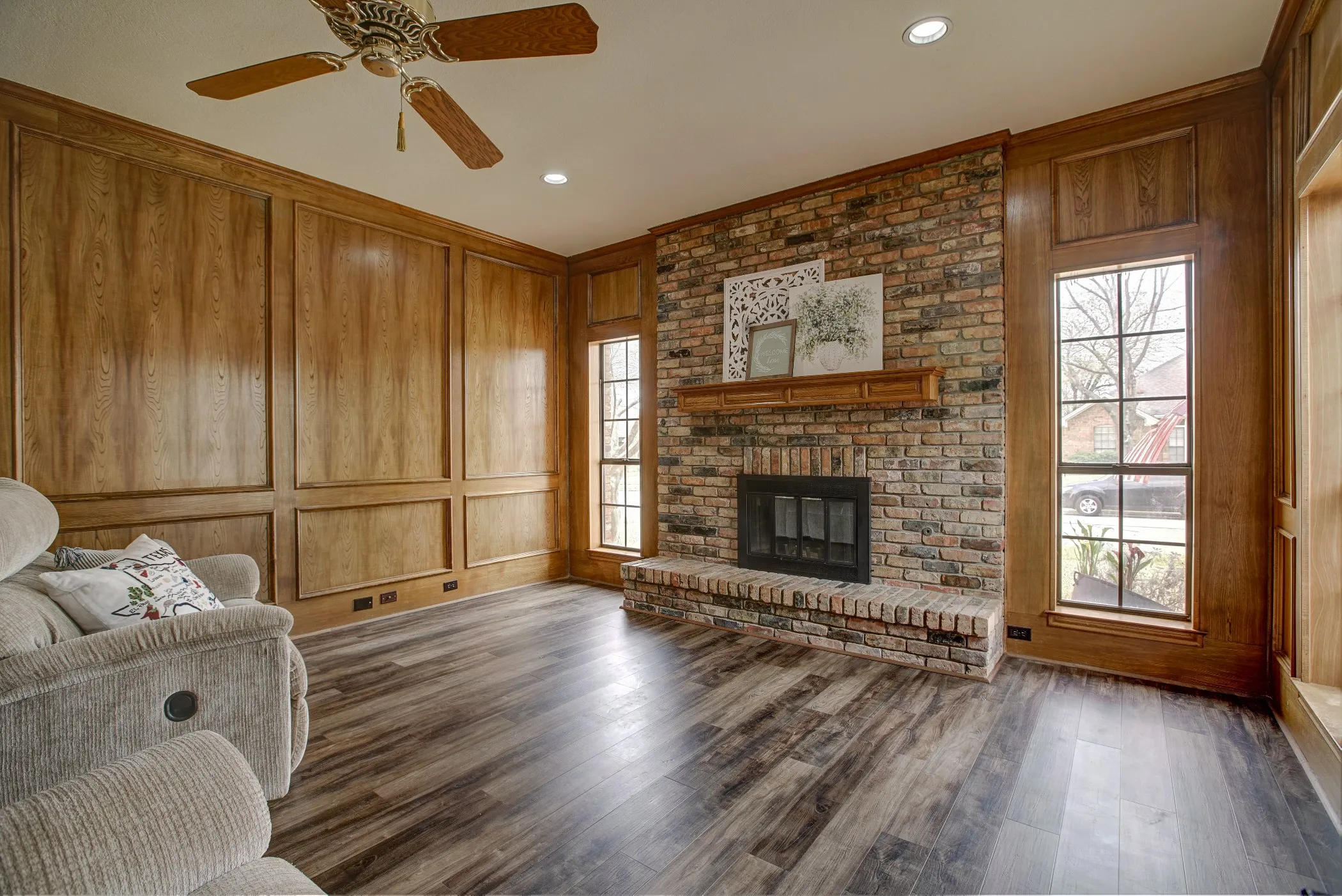 Single Family Residence For Sale in Dallas County , 1413 Wagonwheel Court, Irving, Texas 75061, 4 Bedroom, 3 Bathroom, 2 Garage spaces, 2,924 Sqft, built in 1981, Price $449,000, mls#21203946, Real Estate Agent in Irving, Homes For Sale in Dallas county, Homes For Sale in Irving, Realtor in Irving Texas, Real Estate Brokerage Independent Realty Texas, Luminita Cordes Realtor