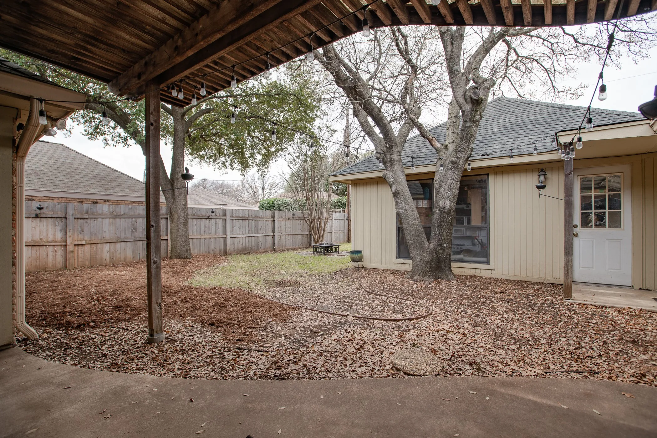Single Family Residence For Sale in Dallas County , 1413 Wagonwheel Court, Irving, Texas 75061, 4 Bedroom, 3 Bathroom, 2 Garage spaces, 2,924 Sqft, built in 1981, Price $449,000, mls#21203946, Real Estate Agent in Irving, Homes For Sale in Dallas county, Homes For Sale in Irving, Realtor in Irving Texas, Real Estate Brokerage Independent Realty Texas, Luminita Cordes Realtor