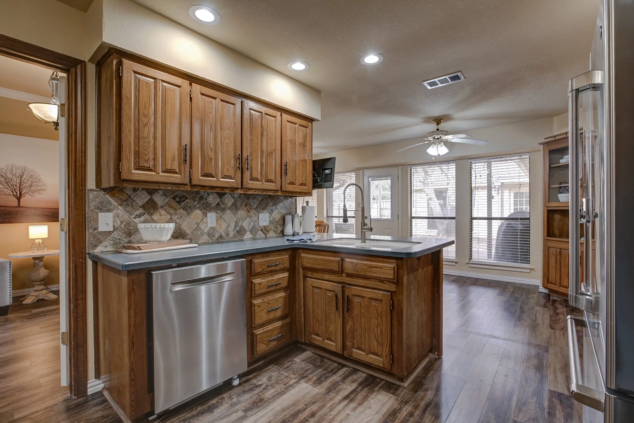 Single Family Residence For Sale in Dallas County , 1413 Wagonwheel Court, Irving, Texas 75061, 4 Bedroom, 3 Bathroom, 2 Garage spaces, 2,924 Sqft, built in 1981, Price $449,000, mls#21203946, Real Estate Agent in Irving, Homes For Sale in Dallas county, Homes For Sale in Irving, Realtor in Irving Texas, Real Estate Brokerage Independent Realty Texas, Luminita Cordes Realtor