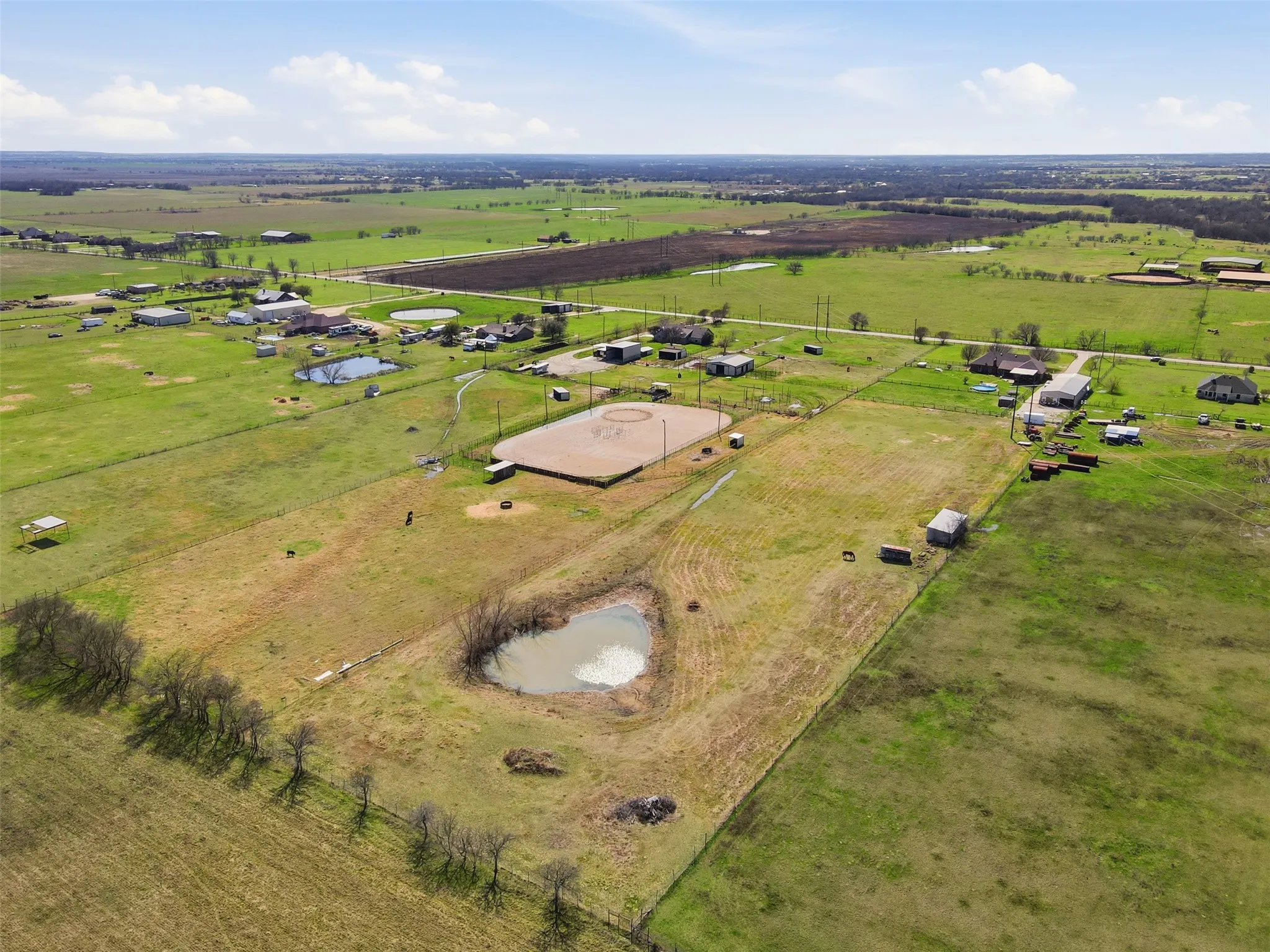 Single Family Residence For Sale in Johnson County , 7229 County Road 1205, Rio Vista, Texas 76093, 4 Bedroom, 2 Bathroom, Garage spaces, 2,644 Sqft, built in 2002, mls#21201591, Real Estate Agent in Rio Vista, Homes For Sale in Johnson county, Homes For Sale in Rio Vista, Realtor in Rio Vista Texas, Real Estate Brokerage Independent Realty Texas, Luminita Cordes Realtor