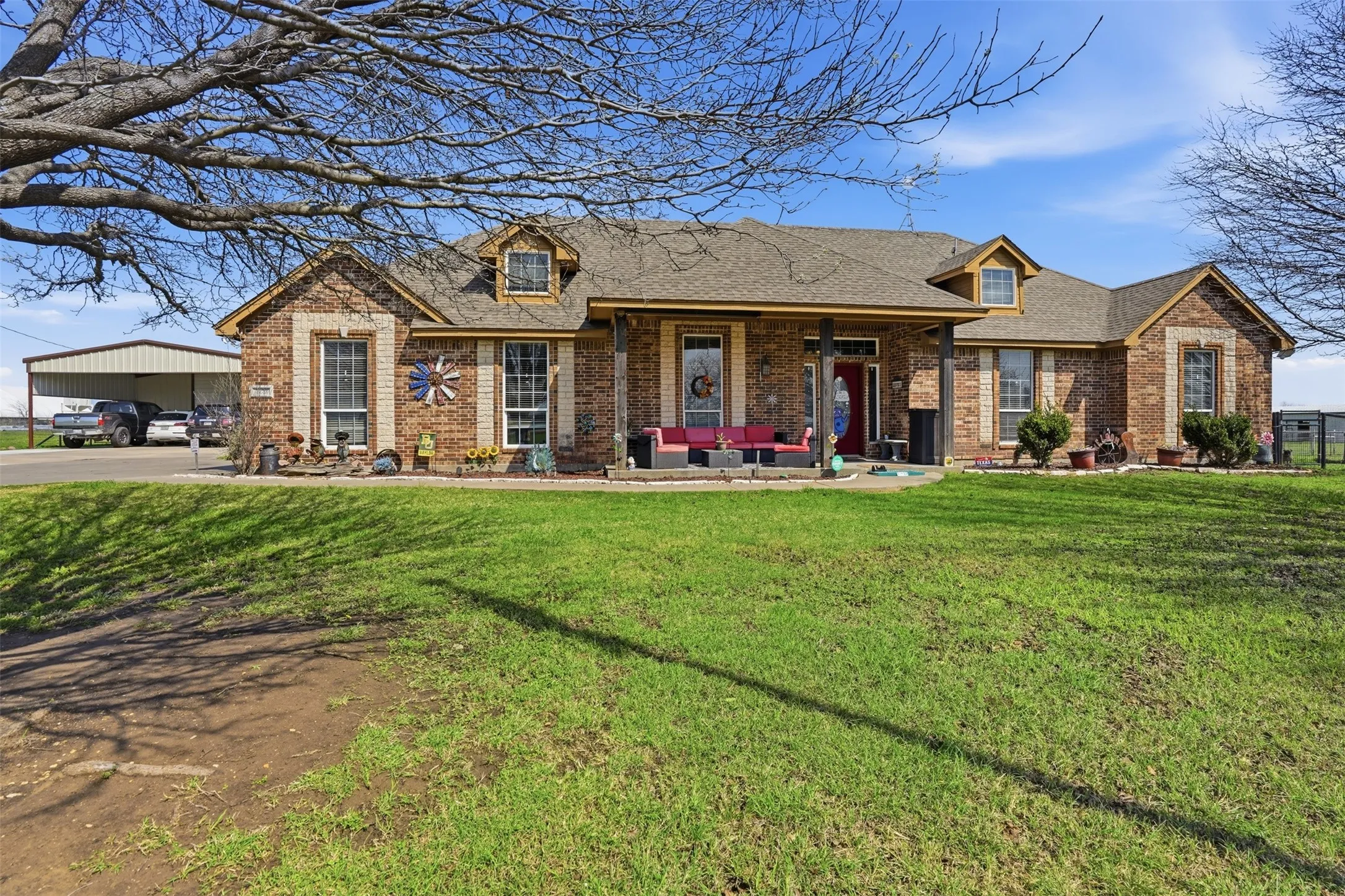 Single Family Residence For Sale in Johnson County , 7229 County Road 1205, Rio Vista, Texas 76093, 4 Bedroom, 2 Bathroom, Garage spaces, 2,644 Sqft, built in 2002, mls#21201591, Real Estate Agent in Rio Vista, Homes For Sale in Johnson county, Homes For Sale in Rio Vista, Realtor in Rio Vista Texas, Real Estate Brokerage Independent Realty Texas, Luminita Cordes Realtor