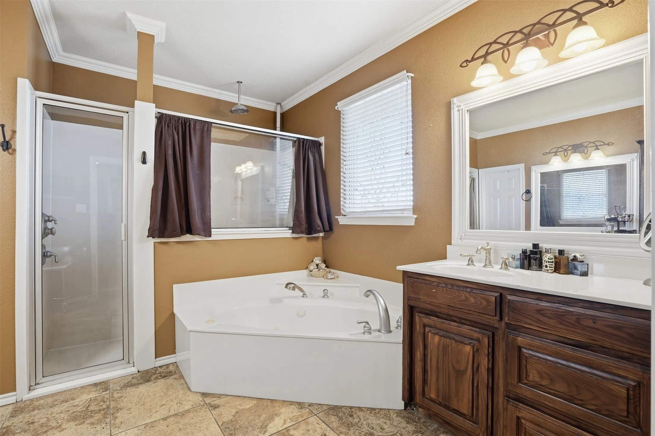 Single Family Residence For Sale in Johnson County , 7229 County Road 1205, Rio Vista, Texas 76093, 4 Bedroom, 2 Bathroom, Garage spaces, 2,644 Sqft, built in 2002, mls#21201591, Real Estate Agent in Rio Vista, Homes For Sale in Johnson county, Homes For Sale in Rio Vista, Realtor in Rio Vista Texas, Real Estate Brokerage Independent Realty Texas, Luminita Cordes Realtor
