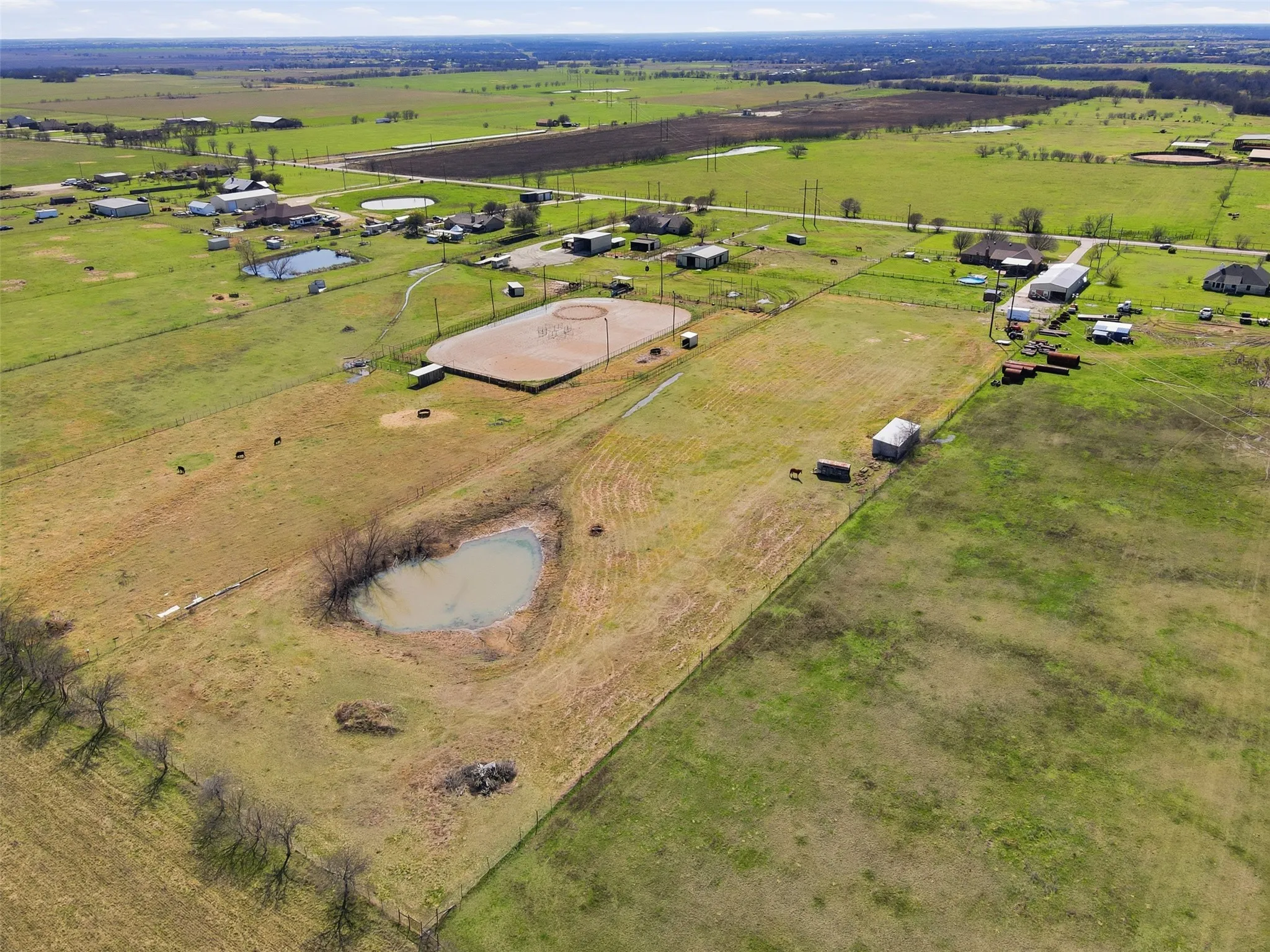 Single Family Residence For Sale in Johnson County , 7229 County Road 1205, Rio Vista, Texas 76093, 4 Bedroom, 2 Bathroom, Garage spaces, 2,644 Sqft, built in 2002, mls#21201591, Real Estate Agent in Rio Vista, Homes For Sale in Johnson county, Homes For Sale in Rio Vista, Realtor in Rio Vista Texas, Real Estate Brokerage Independent Realty Texas, Luminita Cordes Realtor