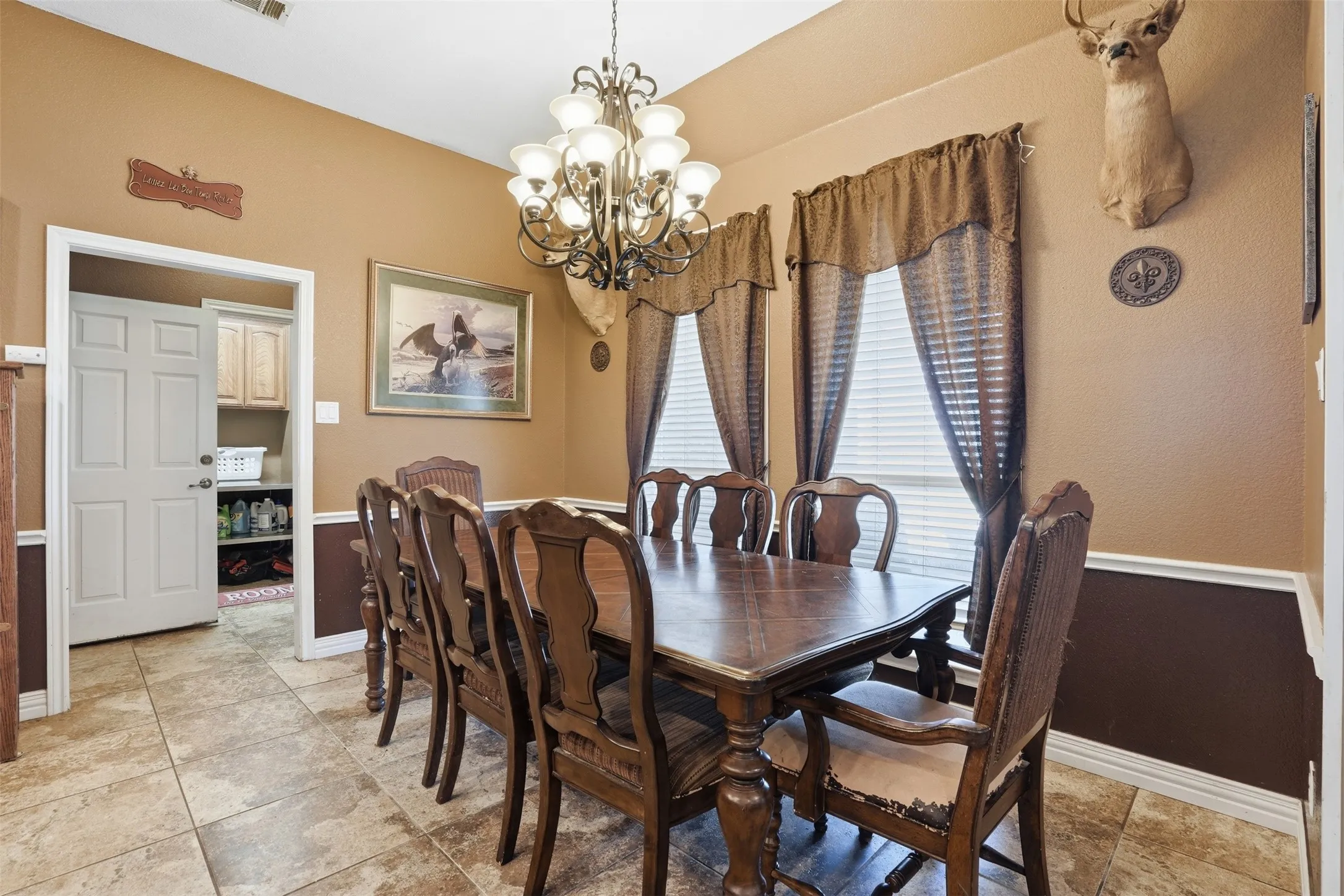 Single Family Residence For Sale in Johnson County , 7229 County Road 1205, Rio Vista, Texas 76093, 4 Bedroom, 2 Bathroom, Garage spaces, 2,644 Sqft, built in 2002, mls#21201591, Real Estate Agent in Rio Vista, Homes For Sale in Johnson county, Homes For Sale in Rio Vista, Realtor in Rio Vista Texas, Real Estate Brokerage Independent Realty Texas, Luminita Cordes Realtor