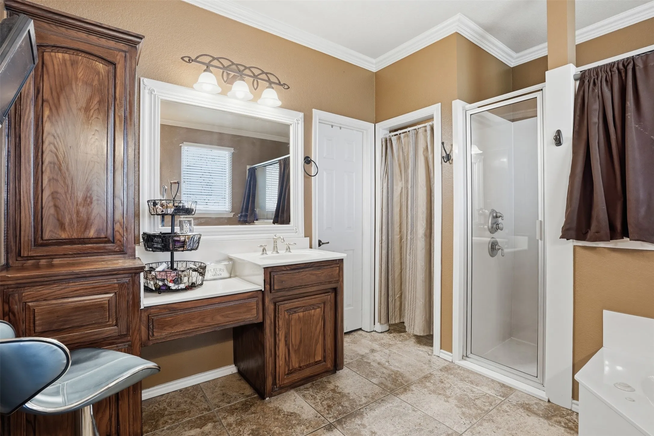 Single Family Residence For Sale in Johnson County , 7229 County Road 1205, Rio Vista, Texas 76093, 4 Bedroom, 2 Bathroom, Garage spaces, 2,644 Sqft, built in 2002, mls#21201591, Real Estate Agent in Rio Vista, Homes For Sale in Johnson county, Homes For Sale in Rio Vista, Realtor in Rio Vista Texas, Real Estate Brokerage Independent Realty Texas, Luminita Cordes Realtor