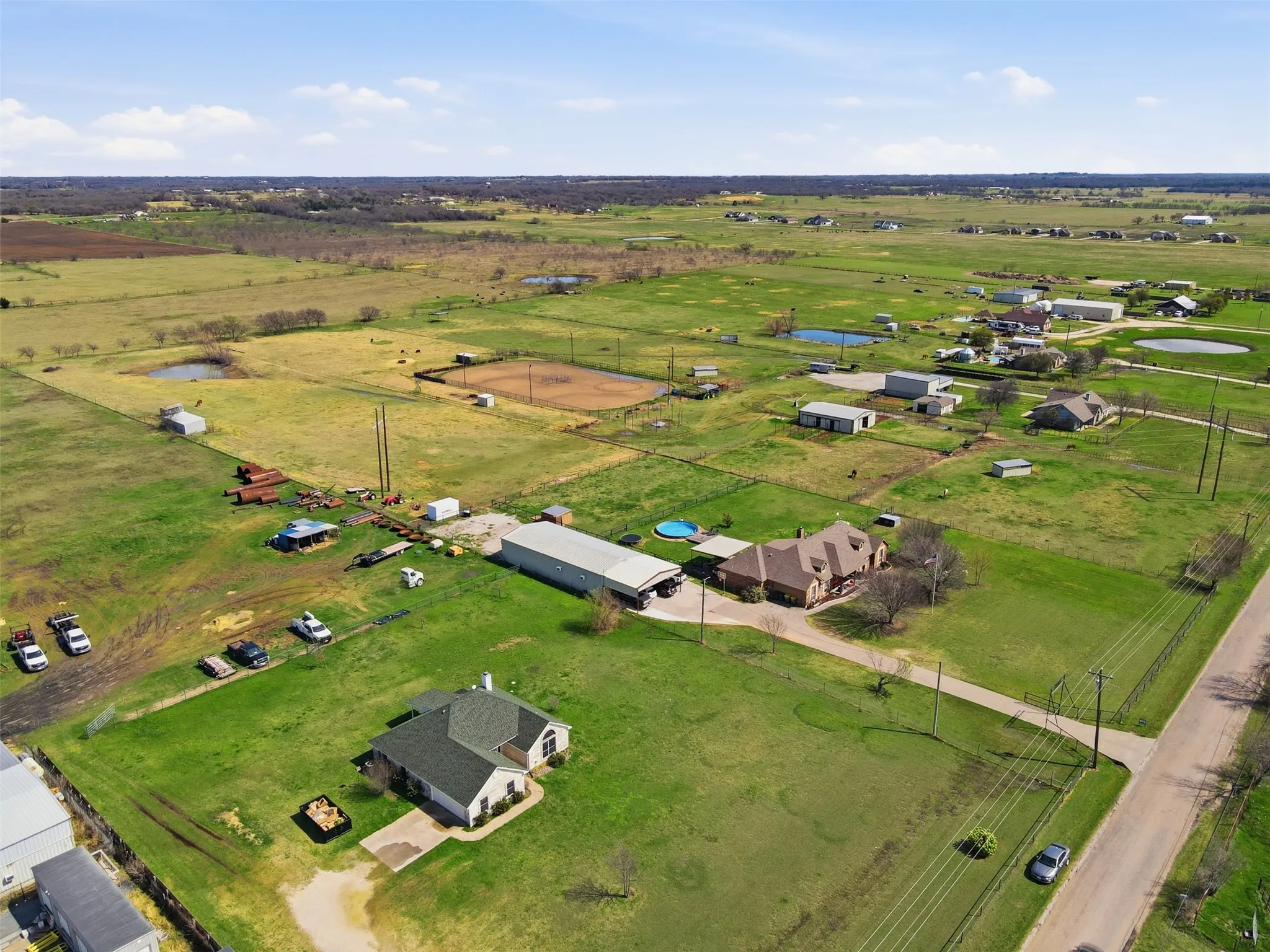 Single Family Residence For Sale in Johnson County , 7229 County Road 1205, Rio Vista, Texas 76093, 4 Bedroom, 2 Bathroom, Garage spaces, 2,644 Sqft, built in 2002, mls#21201591, Real Estate Agent in Rio Vista, Homes For Sale in Johnson county, Homes For Sale in Rio Vista, Realtor in Rio Vista Texas, Real Estate Brokerage Independent Realty Texas, Luminita Cordes Realtor