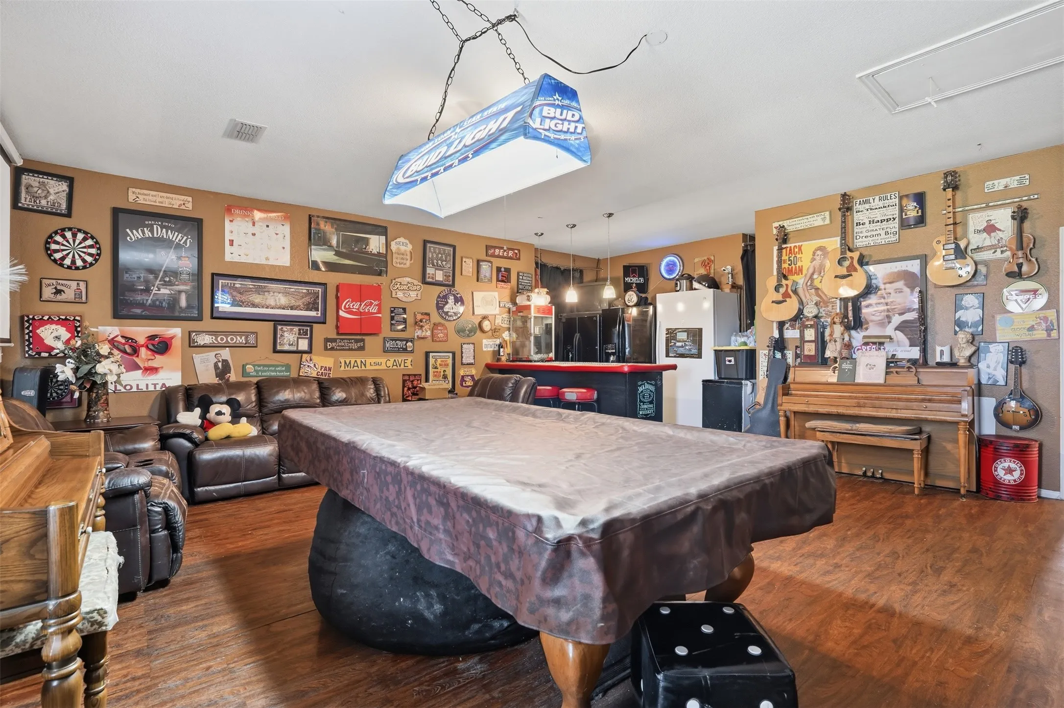 Single Family Residence For Sale in Johnson County , 7229 County Road 1205, Rio Vista, Texas 76093, 4 Bedroom, 2 Bathroom, Garage spaces, 2,644 Sqft, built in 2002, mls#21201591, Real Estate Agent in Rio Vista, Homes For Sale in Johnson county, Homes For Sale in Rio Vista, Realtor in Rio Vista Texas, Real Estate Brokerage Independent Realty Texas, Luminita Cordes Realtor