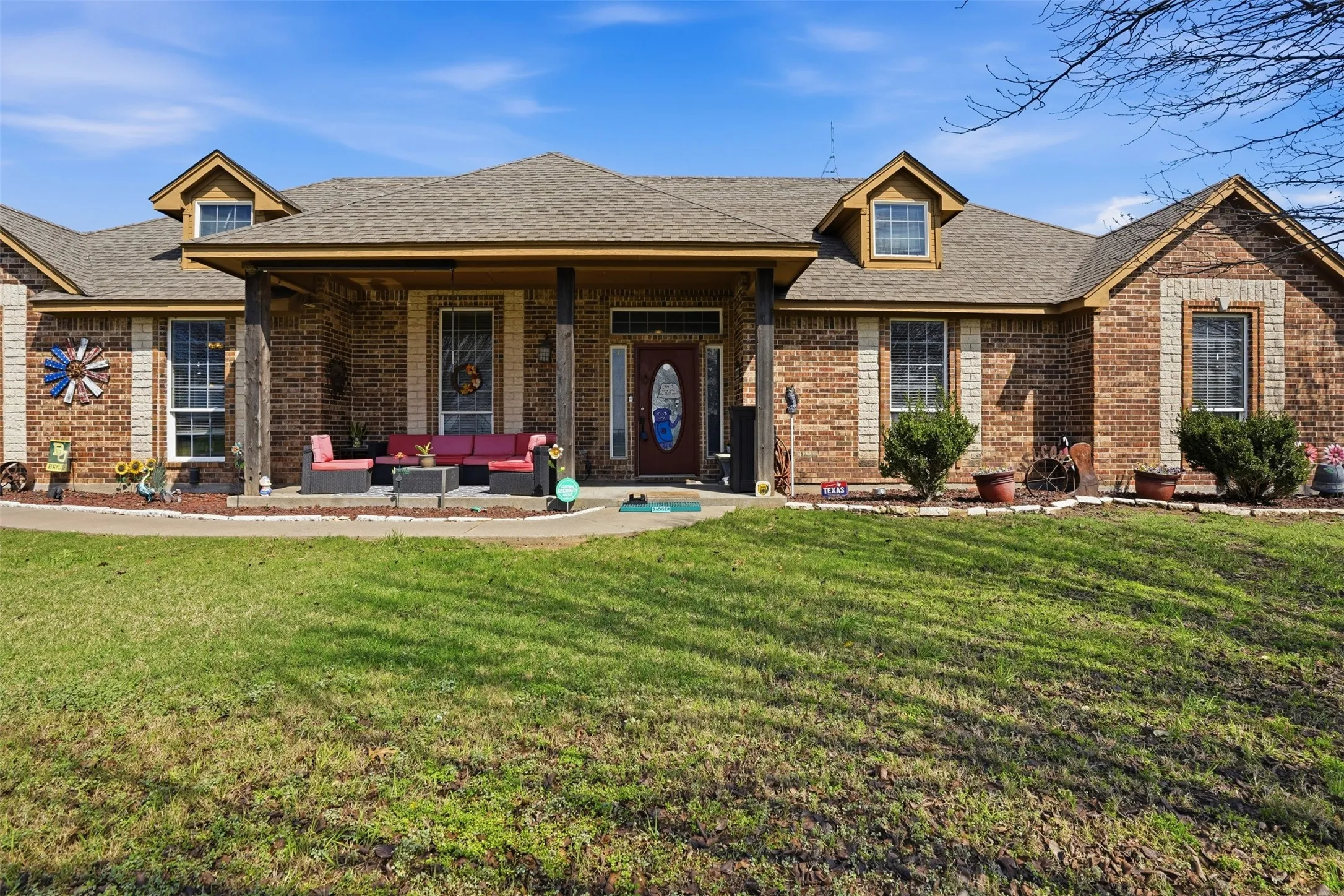 Single Family Residence For Sale in Johnson County , 7229 County Road 1205, Rio Vista, Texas 76093, 4 Bedroom, 2 Bathroom, Garage spaces, 2,644 Sqft, built in 2002, mls#21201591, Real Estate Agent in Rio Vista, Homes For Sale in Johnson county, Homes For Sale in Rio Vista, Realtor in Rio Vista Texas, Real Estate Brokerage Independent Realty Texas, Luminita Cordes Realtor