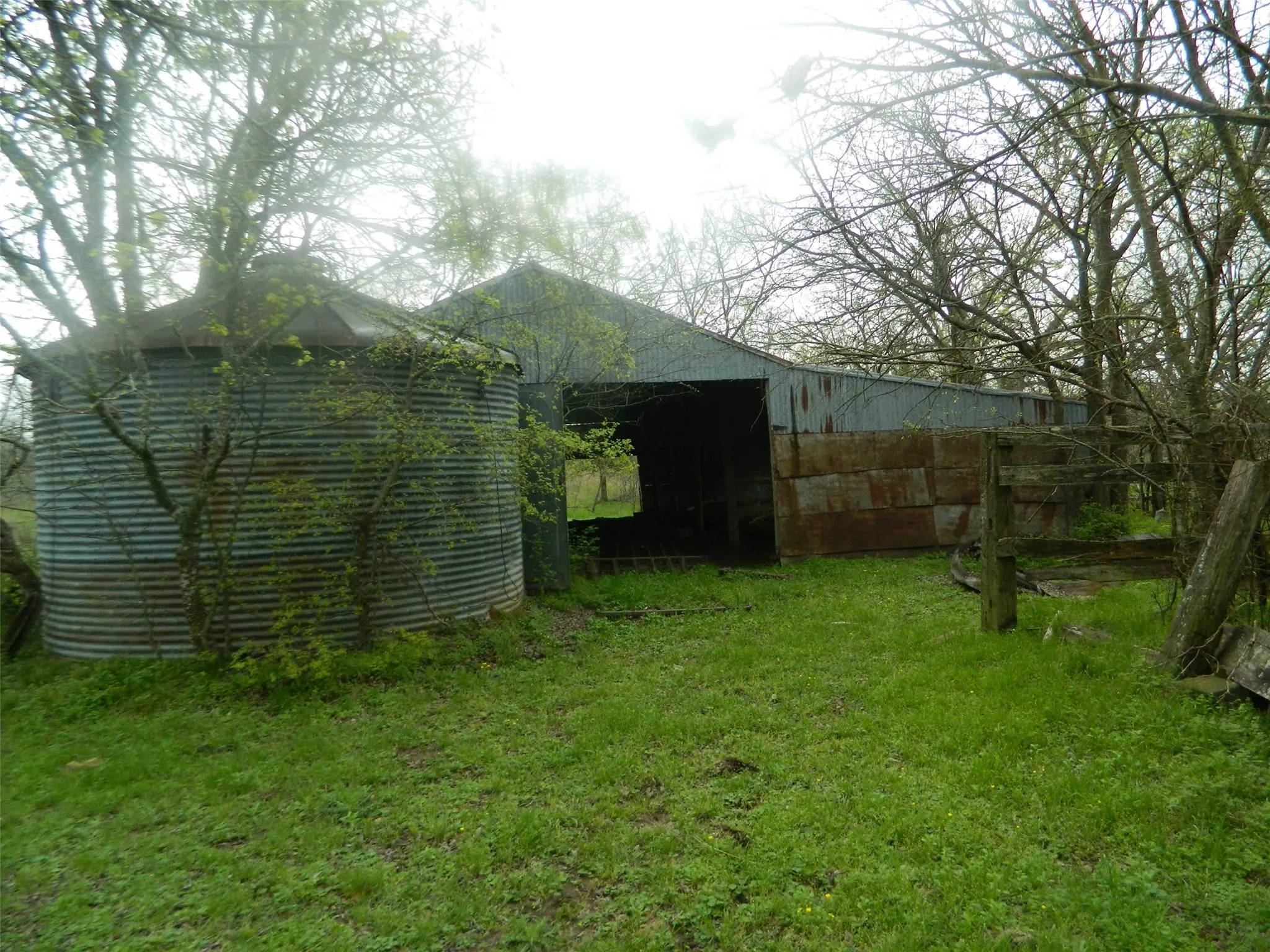Pole barn and Grain Bin