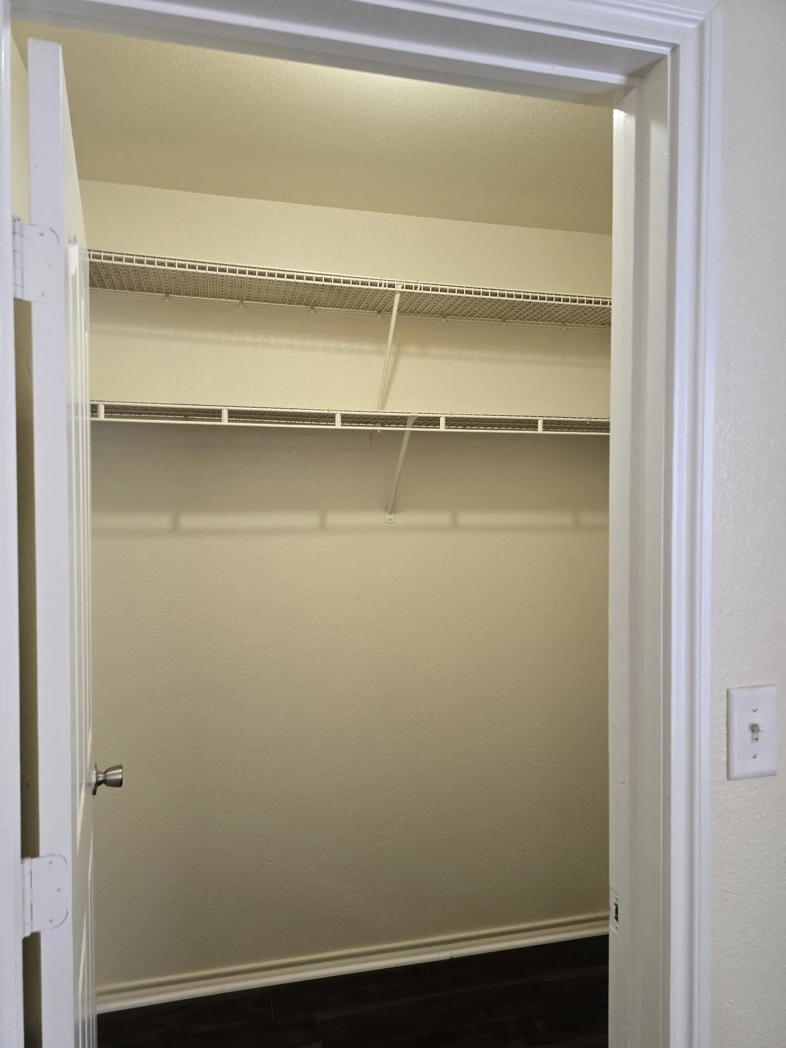 Apartment For Rent in Wichita County , 1001 Redwood Avenue, Wichita Falls, Texas 76301, 3 Bedrooms, 2 Bathrooms, Garage spaces, 1,147 Sqft, built in 2008, Price $1,025, mls#21204459, Real Estate Agent in Wichita Falls, Homes For Rent in Wichita county, Homes For Rent in Wichita Falls, Realtor in Wichita Falls Texas, Real Estate Brokerage Independent Realty Texas, Luminita Cordes Realtor