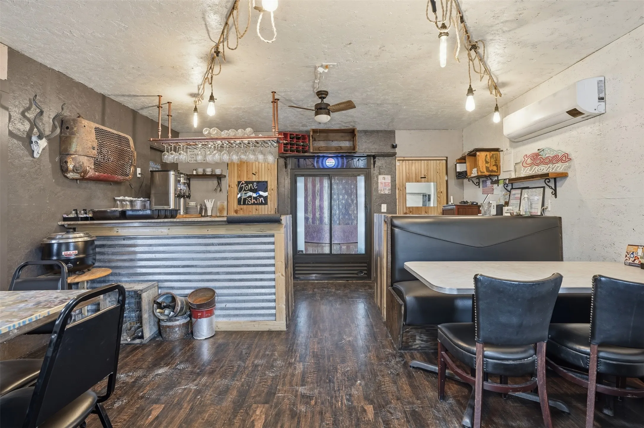 Cafe Dining