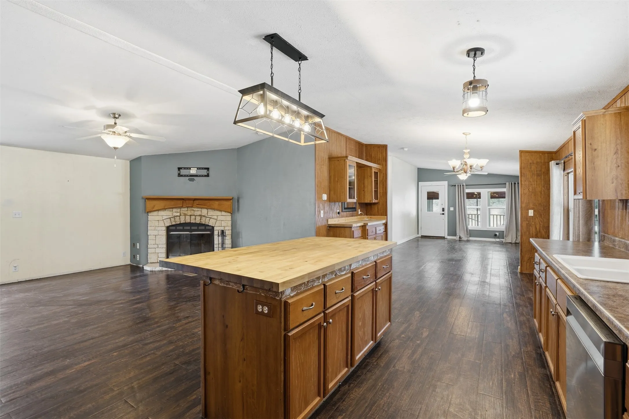 Business For Sale in Young County , 557 Farm to Market 3003, Graham, Texas 76450, 0, 0, Garage spaces, 0 Sqft, built in 2008, Preowned, mls#21203247, Real Estate Agent in Graham, Homes For Sale in Young county, Homes For Sale in Graham, Realtor in Graham Texas, Real Estate Brokerage Independent Realty Texas, Luminita Cordes Realtor