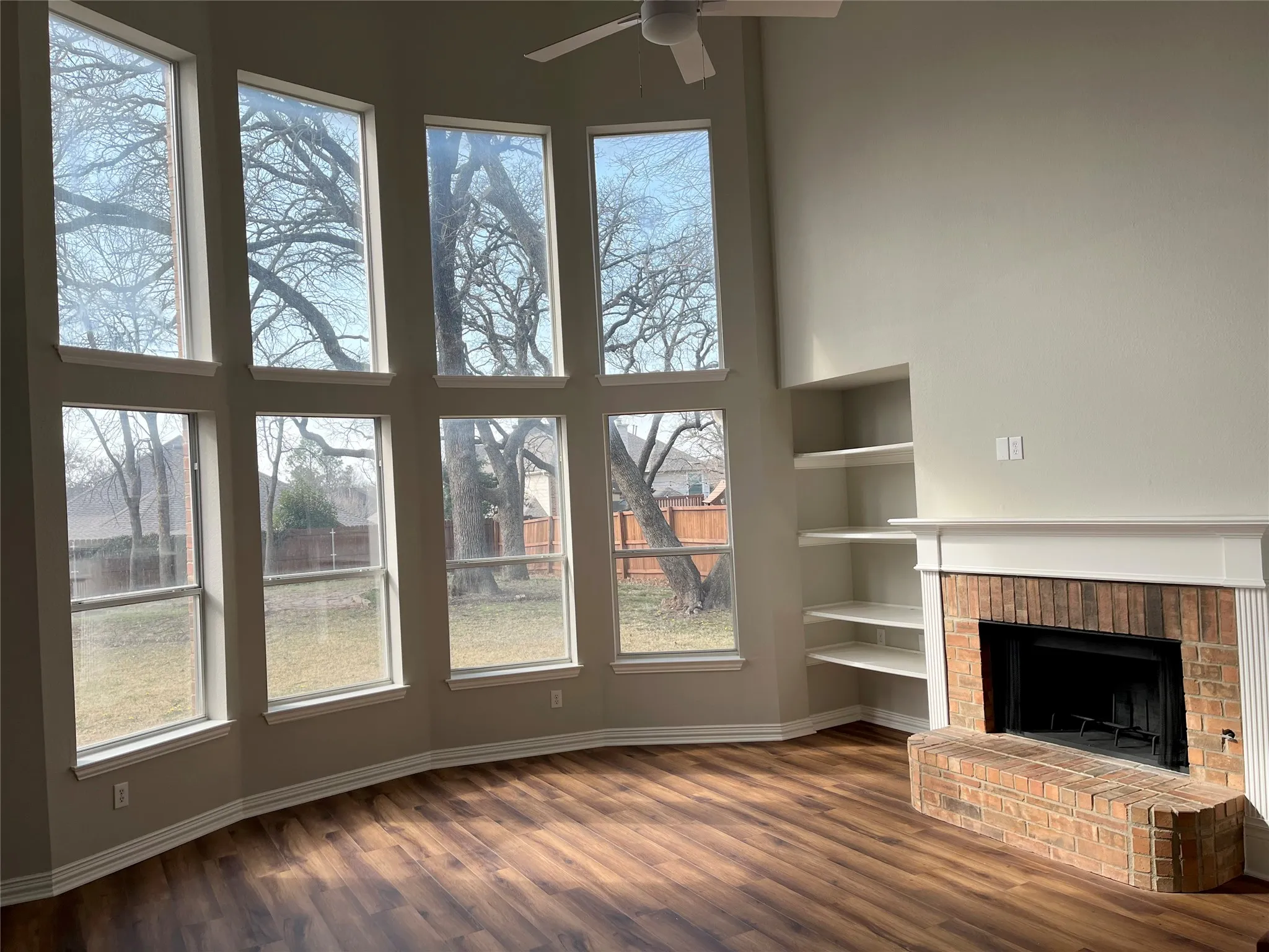 Single Family Residence For Sale in Denton County , 135 Whitney Drive, Hickory Creek, Texas 75065, 4 Bedroom, 3 Bathroom, 2 Garage spaces, 3,203 Sqft, built in 2000, Preowned, mls#21204180, Real Estate Agent in Hickory Creek, Homes For Sale in Denton county, Homes For Sale in Hickory Creek, Realtor in Hickory Creek Texas, Real Estate Brokerage Independent Realty Texas, Luminita Cordes Realtor