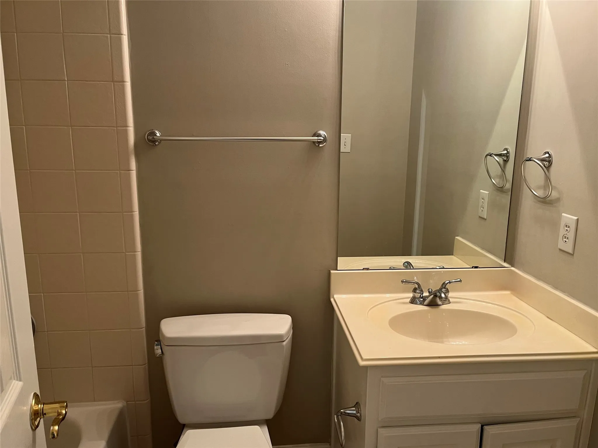 Single Family Residence For Sale in Denton County , 135 Whitney Drive, Hickory Creek, Texas 75065, 4 Bedroom, 3 Bathroom, 2 Garage spaces, 3,203 Sqft, built in 2000, Preowned, mls#21204180, Real Estate Agent in Hickory Creek, Homes For Sale in Denton county, Homes For Sale in Hickory Creek, Realtor in Hickory Creek Texas, Real Estate Brokerage Independent Realty Texas, Luminita Cordes Realtor