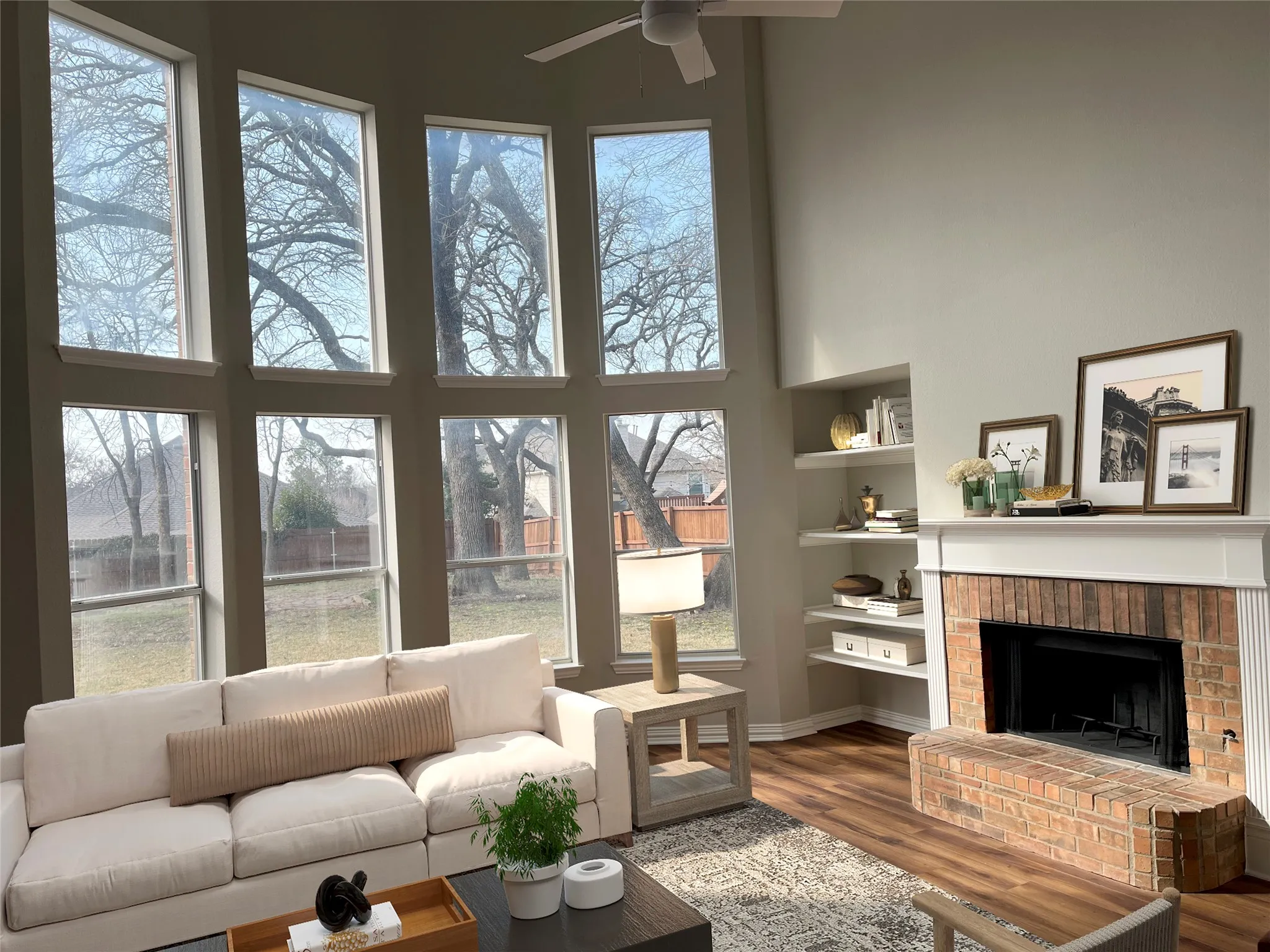 Single Family Residence For Sale in Denton County , 135 Whitney Drive, Hickory Creek, Texas 75065, 4 Bedroom, 3 Bathroom, 2 Garage spaces, 3,203 Sqft, built in 2000, Preowned, mls#21204180, Real Estate Agent in Hickory Creek, Homes For Sale in Denton county, Homes For Sale in Hickory Creek, Realtor in Hickory Creek Texas, Real Estate Brokerage Independent Realty Texas, Luminita Cordes Realtor