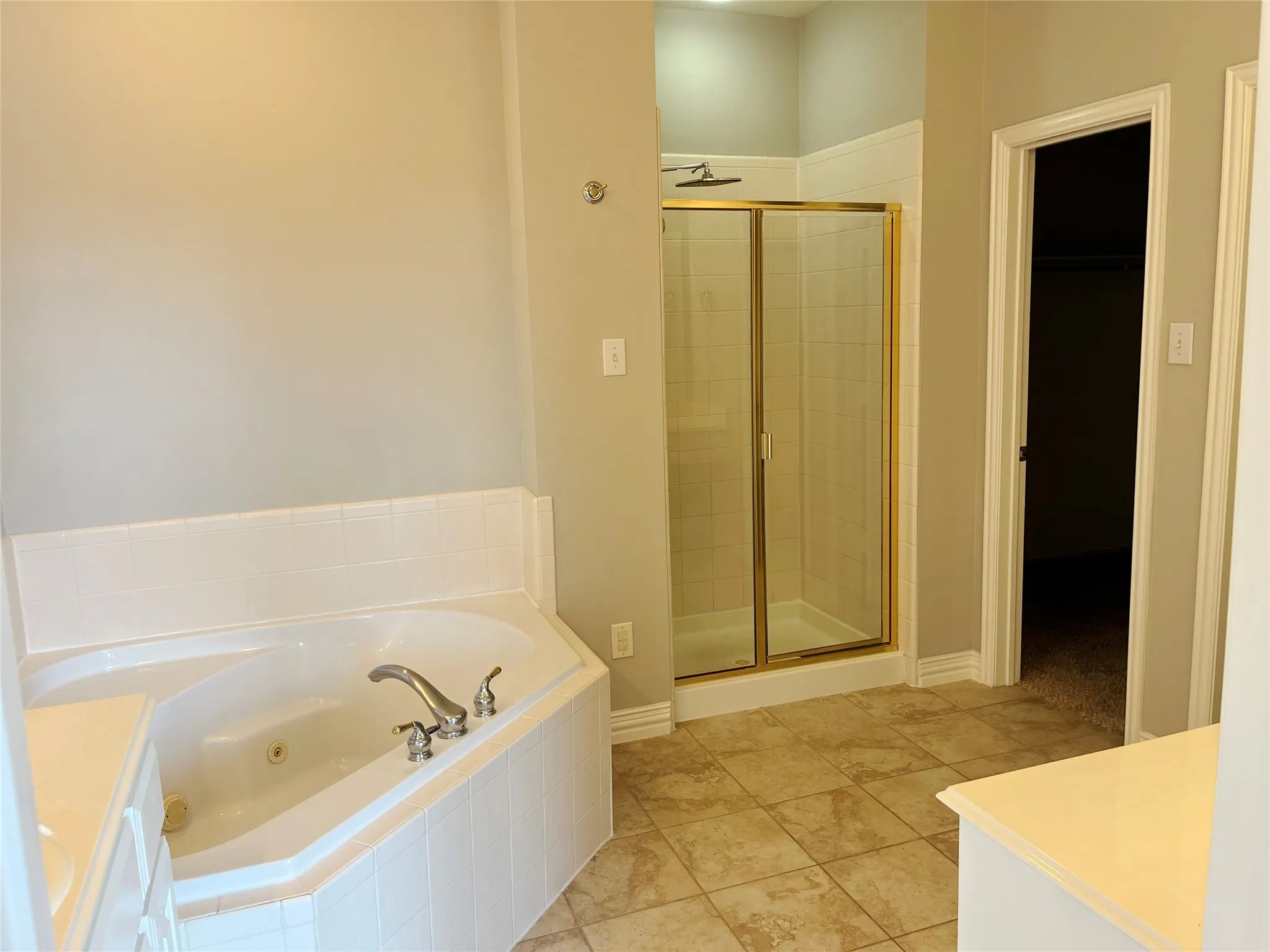 Single Family Residence For Sale in Denton County , 135 Whitney Drive, Hickory Creek, Texas 75065, 4 Bedroom, 3 Bathroom, 2 Garage spaces, 3,203 Sqft, built in 2000, Preowned, mls#21204180, Real Estate Agent in Hickory Creek, Homes For Sale in Denton county, Homes For Sale in Hickory Creek, Realtor in Hickory Creek Texas, Real Estate Brokerage Independent Realty Texas, Luminita Cordes Realtor