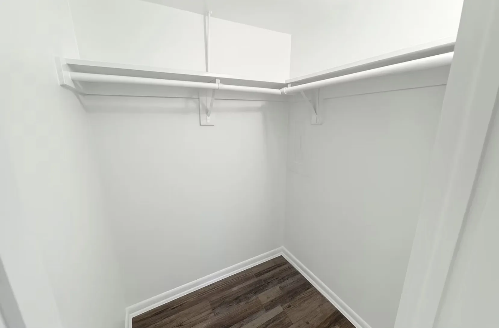 Apartment For Rent in Dallas County , 6151 E Mockingbird Lane, Dallas, Texas 75214, 2 Bedrooms, 1 Bathroom, Garage spaces, 880 Sqft, built in 1960, Price $1,350, mls#21204481, Real Estate Agent in Dallas, Homes For Rent in Dallas county, Homes For Rent in Dallas, Realtor in Dallas Texas, Real Estate Brokerage Independent Realty Texas, Luminita Cordes Realtor