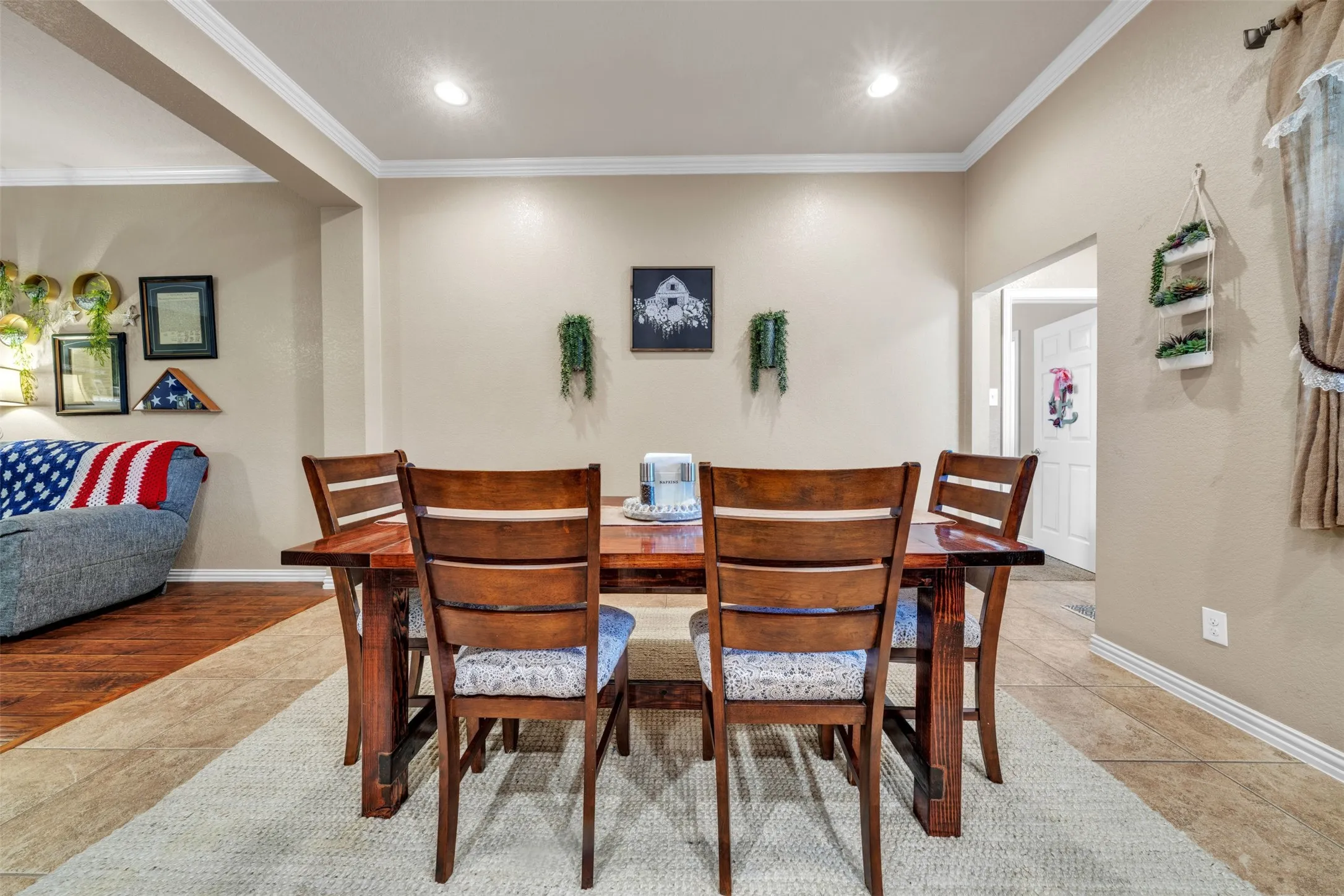 Single Family Residence For Sale in Johnson County , 108 Lauren Court, Joshua, Texas 76058, 4 Bedroom, 3 Bathroom, 3 Garage spaces, 2,378 Sqft, built in 2012, Preowned, mls#21204503, Real Estate Agent in Joshua, Homes For Sale in Johnson county, Homes For Sale in Joshua, Realtor in Joshua Texas, Real Estate Brokerage Independent Realty Texas, Luminita Cordes Realtor