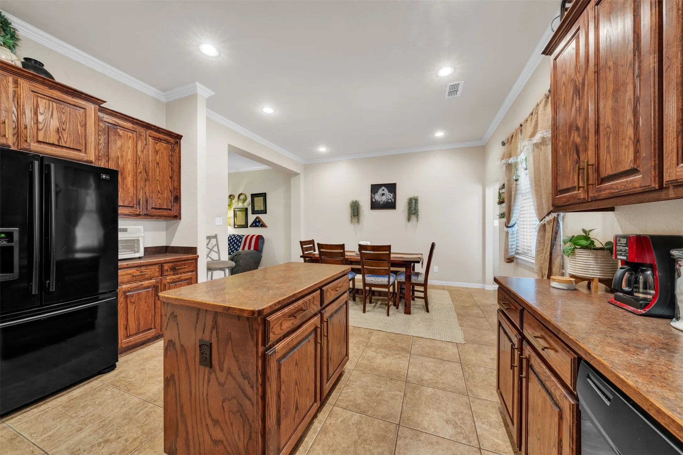 Single Family Residence For Sale in Johnson County , 108 Lauren Court, Joshua, Texas 76058, 4 Bedroom, 3 Bathroom, 3 Garage spaces, 2,378 Sqft, built in 2012, Preowned, mls#21204503, Real Estate Agent in Joshua, Homes For Sale in Johnson county, Homes For Sale in Joshua, Realtor in Joshua Texas, Real Estate Brokerage Independent Realty Texas, Luminita Cordes Realtor