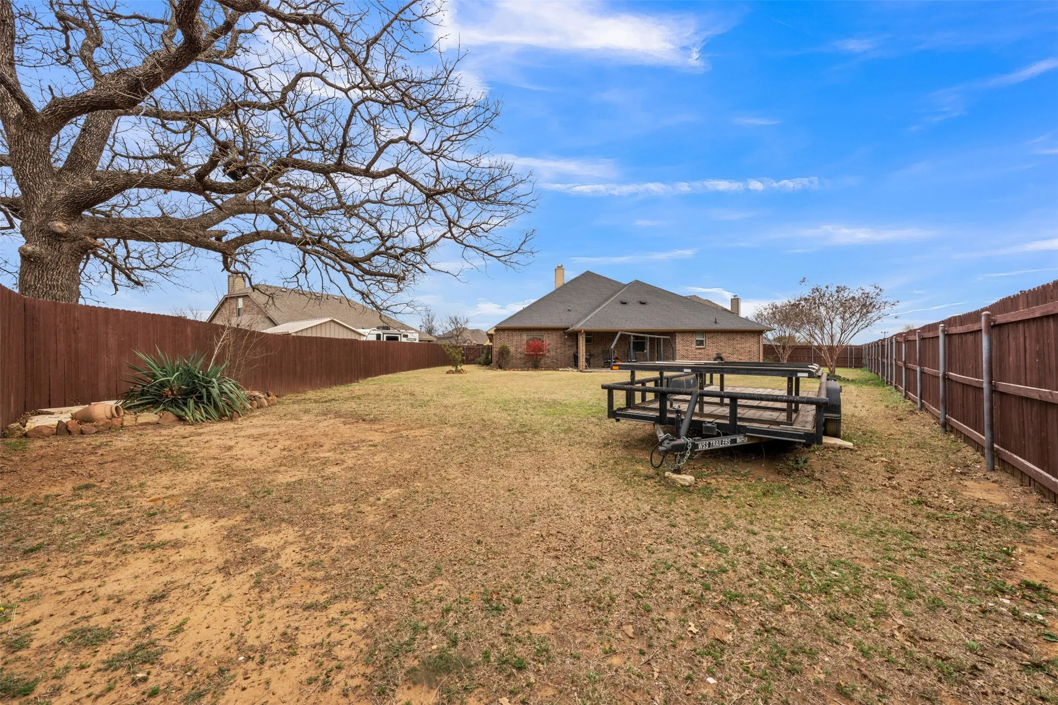 Single Family Residence For Sale in Johnson County , 108 Lauren Court, Joshua, Texas 76058, 4 Bedroom, 3 Bathroom, 3 Garage spaces, 2,378 Sqft, built in 2012, Preowned, mls#21204503, Real Estate Agent in Joshua, Homes For Sale in Johnson county, Homes For Sale in Joshua, Realtor in Joshua Texas, Real Estate Brokerage Independent Realty Texas, Luminita Cordes Realtor