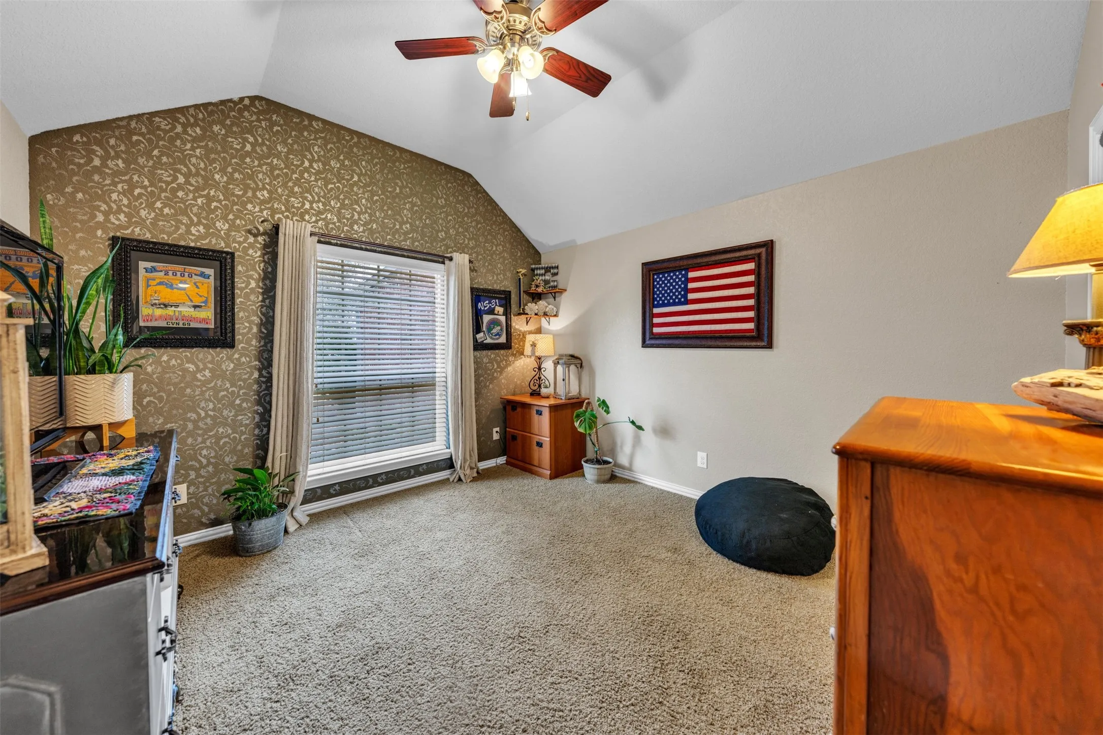 Single Family Residence For Sale in Johnson County , 108 Lauren Court, Joshua, Texas 76058, 4 Bedroom, 3 Bathroom, 3 Garage spaces, 2,378 Sqft, built in 2012, Preowned, mls#21204503, Real Estate Agent in Joshua, Homes For Sale in Johnson county, Homes For Sale in Joshua, Realtor in Joshua Texas, Real Estate Brokerage Independent Realty Texas, Luminita Cordes Realtor