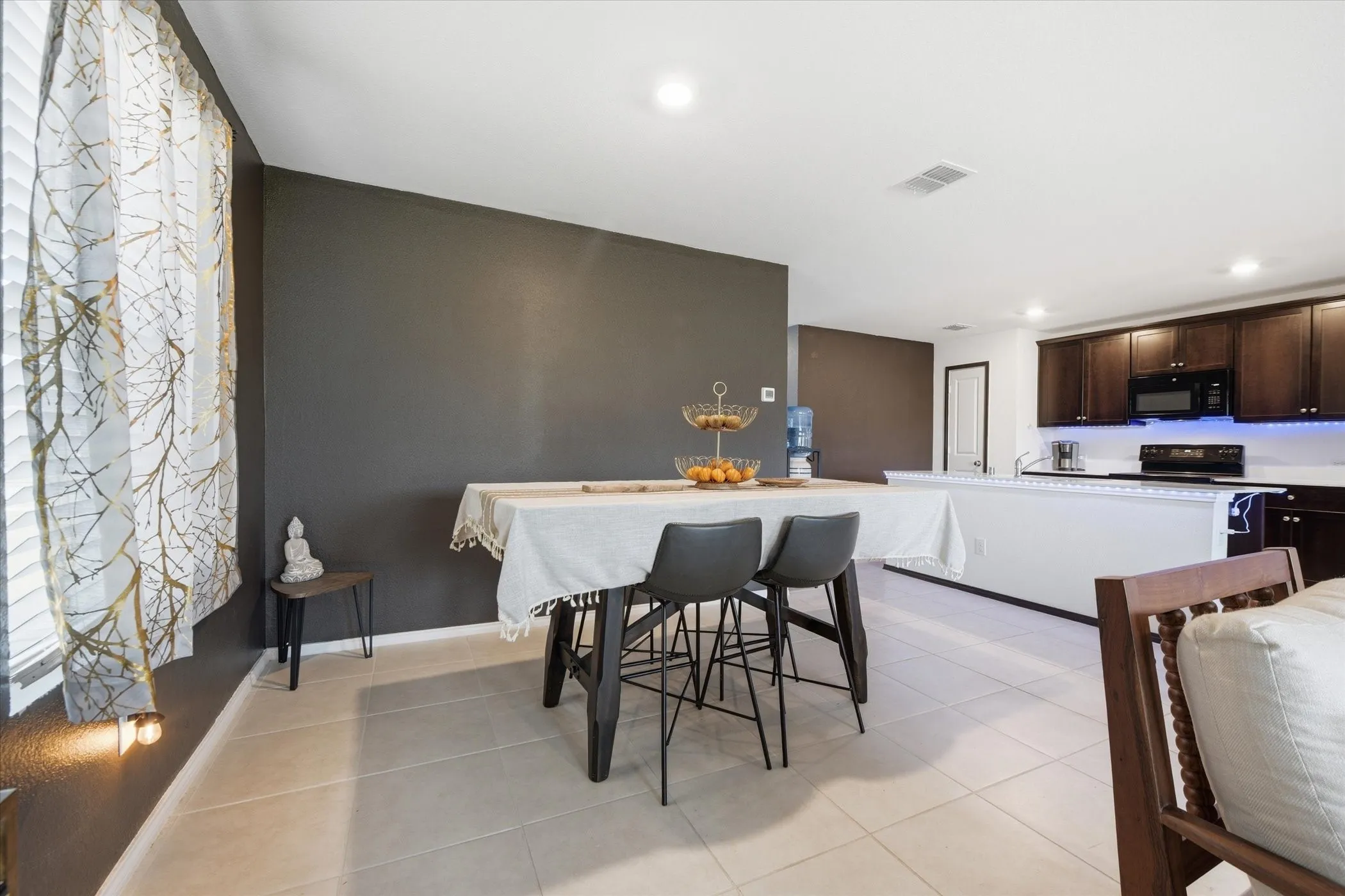 Single Family Residence For Sale in Tarrant County , 1393 Beach Drive, Pelican Bay, Texas 76020, 4 Bedroom, 2 Bathroom, 2 Garage spaces, 1,725 Sqft, built in 2022, Preowned, mls#21204578, Real Estate Agent in Pelican Bay, Homes For Sale in Tarrant county, Homes For Sale in Pelican Bay, Realtor in Pelican Bay Texas, Real Estate Brokerage Independent Realty Texas, Luminita Cordes Realtor