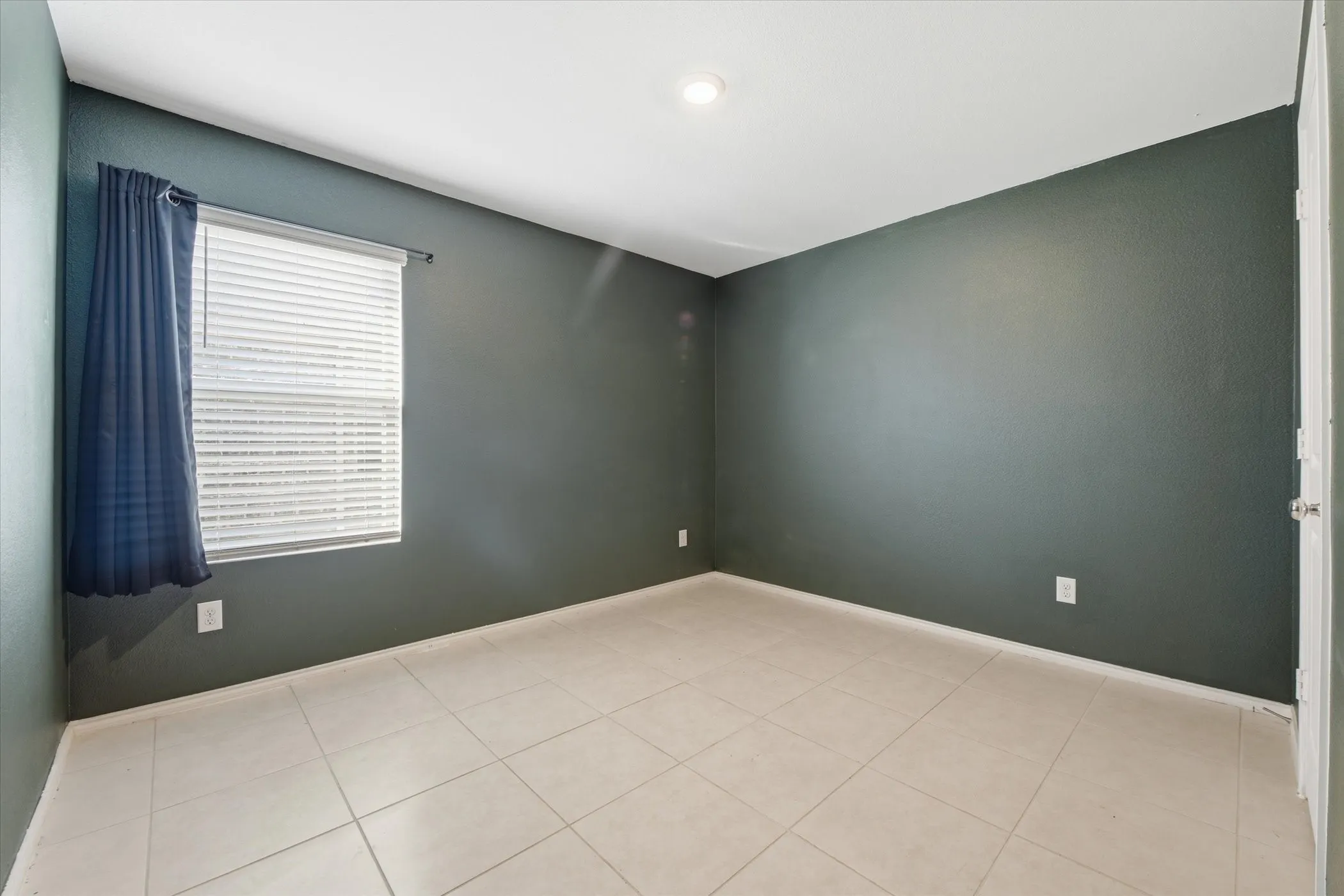 Single Family Residence For Sale in Tarrant County , 1393 Beach Drive, Pelican Bay, Texas 76020, 4 Bedroom, 2 Bathroom, 2 Garage spaces, 1,725 Sqft, built in 2022, Preowned, mls#21204578, Real Estate Agent in Pelican Bay, Homes For Sale in Tarrant county, Homes For Sale in Pelican Bay, Realtor in Pelican Bay Texas, Real Estate Brokerage Independent Realty Texas, Luminita Cordes Realtor