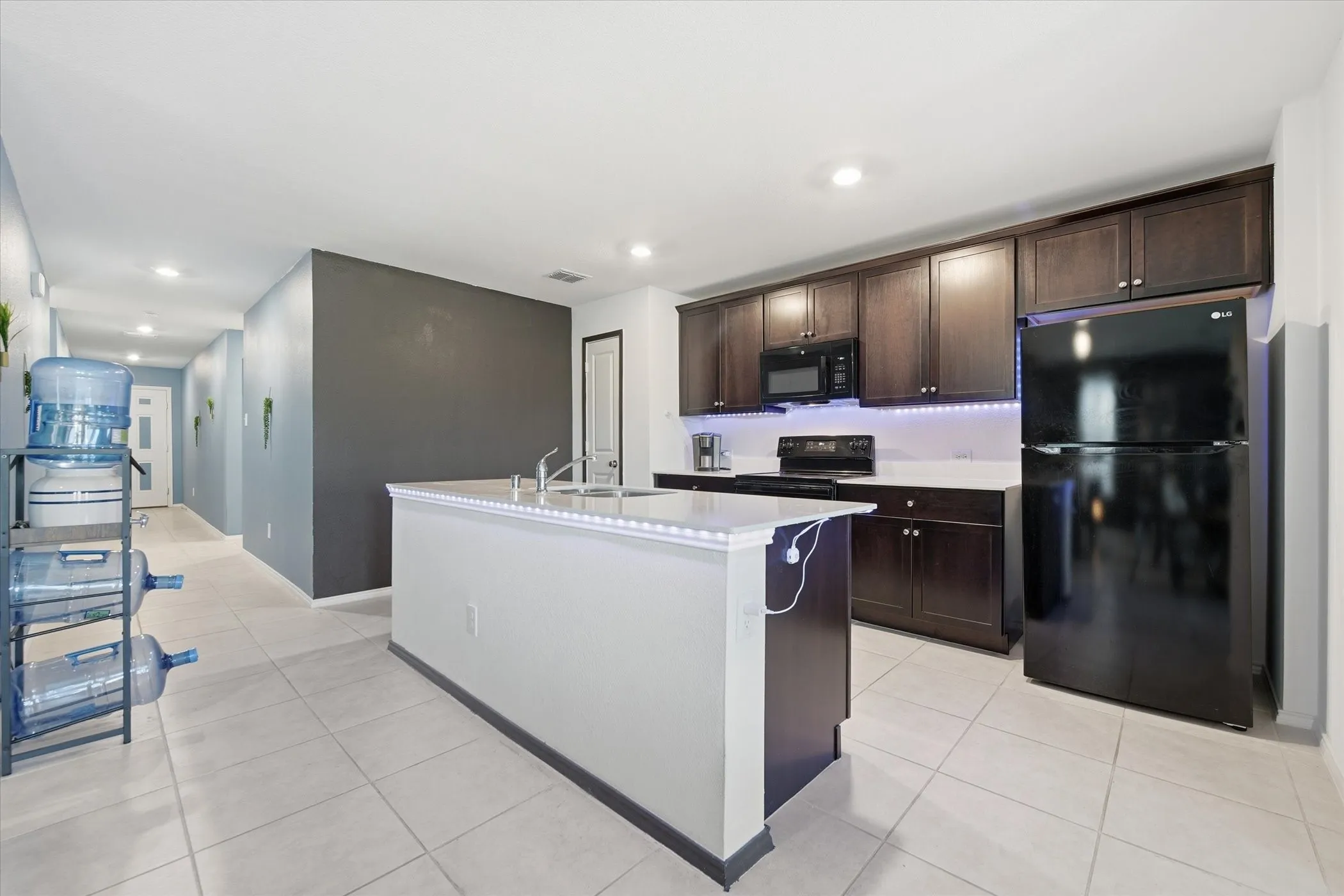 Single Family Residence For Sale in Tarrant County , 1393 Beach Drive, Pelican Bay, Texas 76020, 4 Bedroom, 2 Bathroom, 2 Garage spaces, 1,725 Sqft, built in 2022, Preowned, mls#21204578, Real Estate Agent in Pelican Bay, Homes For Sale in Tarrant county, Homes For Sale in Pelican Bay, Realtor in Pelican Bay Texas, Real Estate Brokerage Independent Realty Texas, Luminita Cordes Realtor