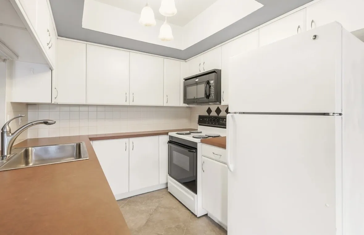 Condominium For Rent in Dallas County , 2505 Wedglea Drive 109, Dallas, Texas 75211, 2 Bedroom, 2 Bathroom, Garage spaces, 958 Sqft, built in 1981, mls#21197993, Real Estate Agent in Dallas, Homes For Rent in Dallas county, Homes For Rent in Dallas, Realtor in Dallas Texas, Real Estate Brokerage Independent Realty Texas, Luminita Cordes Realtor