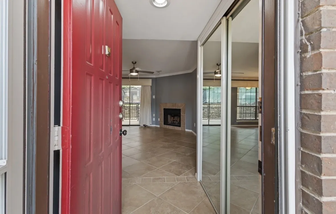 Condominium For Rent in Dallas County , 2505 Wedglea Drive 109, Dallas, Texas 75211, 2 Bedroom, 2 Bathroom, Garage spaces, 958 Sqft, built in 1981, mls#21197993, Real Estate Agent in Dallas, Homes For Rent in Dallas county, Homes For Rent in Dallas, Realtor in Dallas Texas, Real Estate Brokerage Independent Realty Texas, Luminita Cordes Realtor