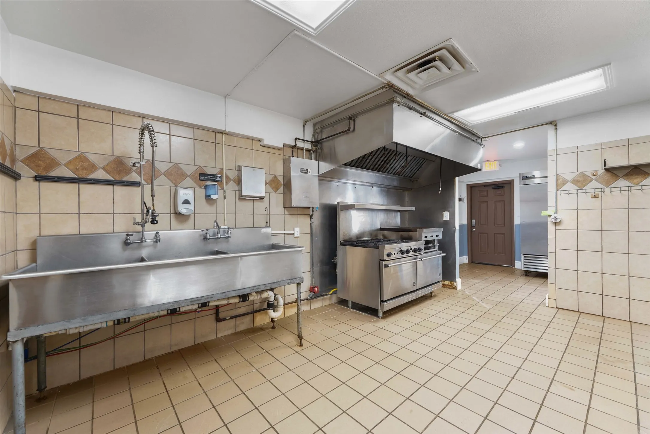 Business For Sale in Dallas County , 501 NE 31st Street, Grand Prairie, Texas 75050, 0, 0, Garage spaces, 0 Sqft, built in 1940, Preowned, mls#21204653, Real Estate Agent in Grand Prairie, Homes For Sale in Dallas county, Homes For Sale in Grand Prairie, Realtor in Grand Prairie Texas, Real Estate Brokerage Independent Realty Texas, Luminita Cordes Realtor