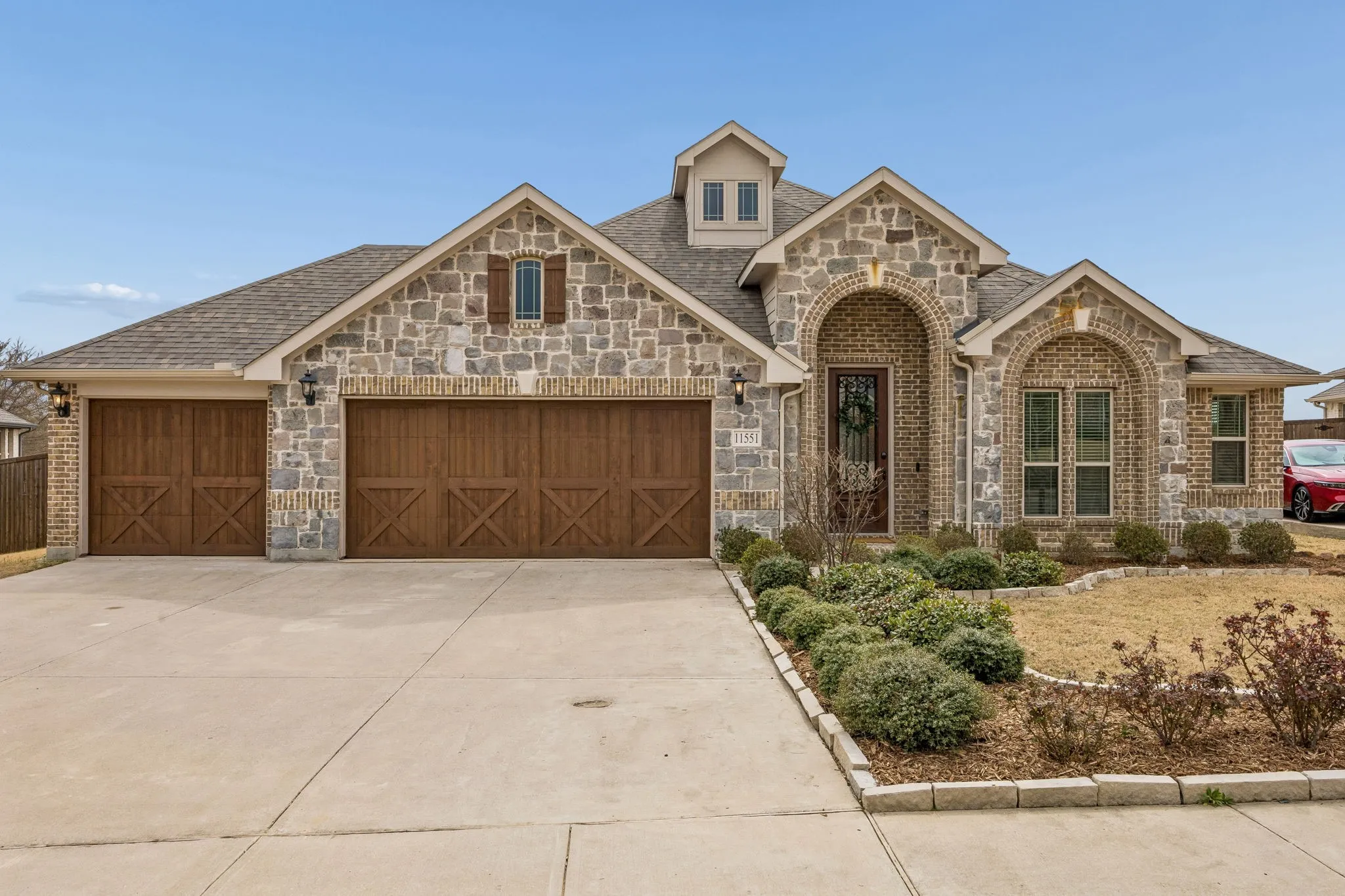 Single Family Residence For Sale in Denton County , 11551 Tanager Lane, Cross Roads, Texas 76227, 4 Bedroom, 3 Bathroom, 3 Garage spaces, 2,761 Sqft, built in 2020, Preowned, mls#21204673, Real Estate Agent in Cross Roads, Homes For Sale in Denton county, Homes For Sale in Cross Roads, Realtor in Cross Roads Texas, Real Estate Brokerage Independent Realty Texas, Luminita Cordes Realtor