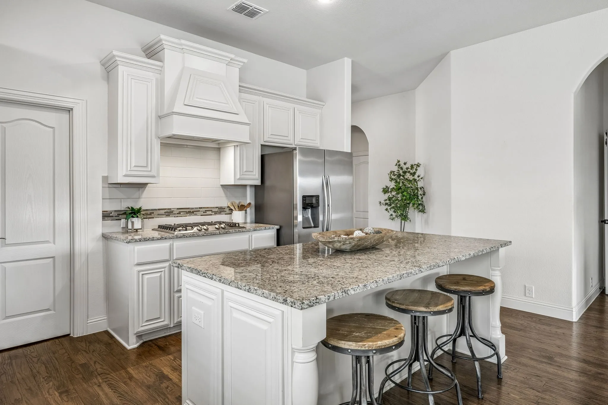Single Family Residence For Sale in Denton County , 11551 Tanager Lane, Cross Roads, Texas 76227, 4 Bedroom, 3 Bathroom, 3 Garage spaces, 2,761 Sqft, built in 2020, Preowned, mls#21204673, Real Estate Agent in Cross Roads, Homes For Sale in Denton county, Homes For Sale in Cross Roads, Realtor in Cross Roads Texas, Real Estate Brokerage Independent Realty Texas, Luminita Cordes Realtor