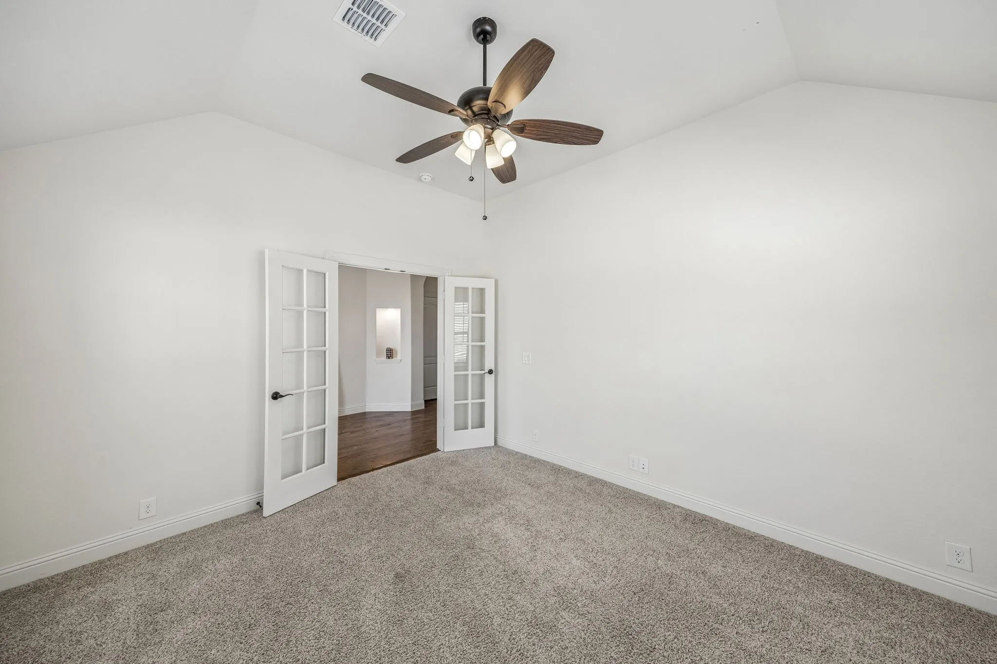Single Family Residence For Sale in Denton County , 11551 Tanager Lane, Cross Roads, Texas 76227, 4 Bedroom, 3 Bathroom, 3 Garage spaces, 2,761 Sqft, built in 2020, Preowned, mls#21204673, Real Estate Agent in Cross Roads, Homes For Sale in Denton county, Homes For Sale in Cross Roads, Realtor in Cross Roads Texas, Real Estate Brokerage Independent Realty Texas, Luminita Cordes Realtor