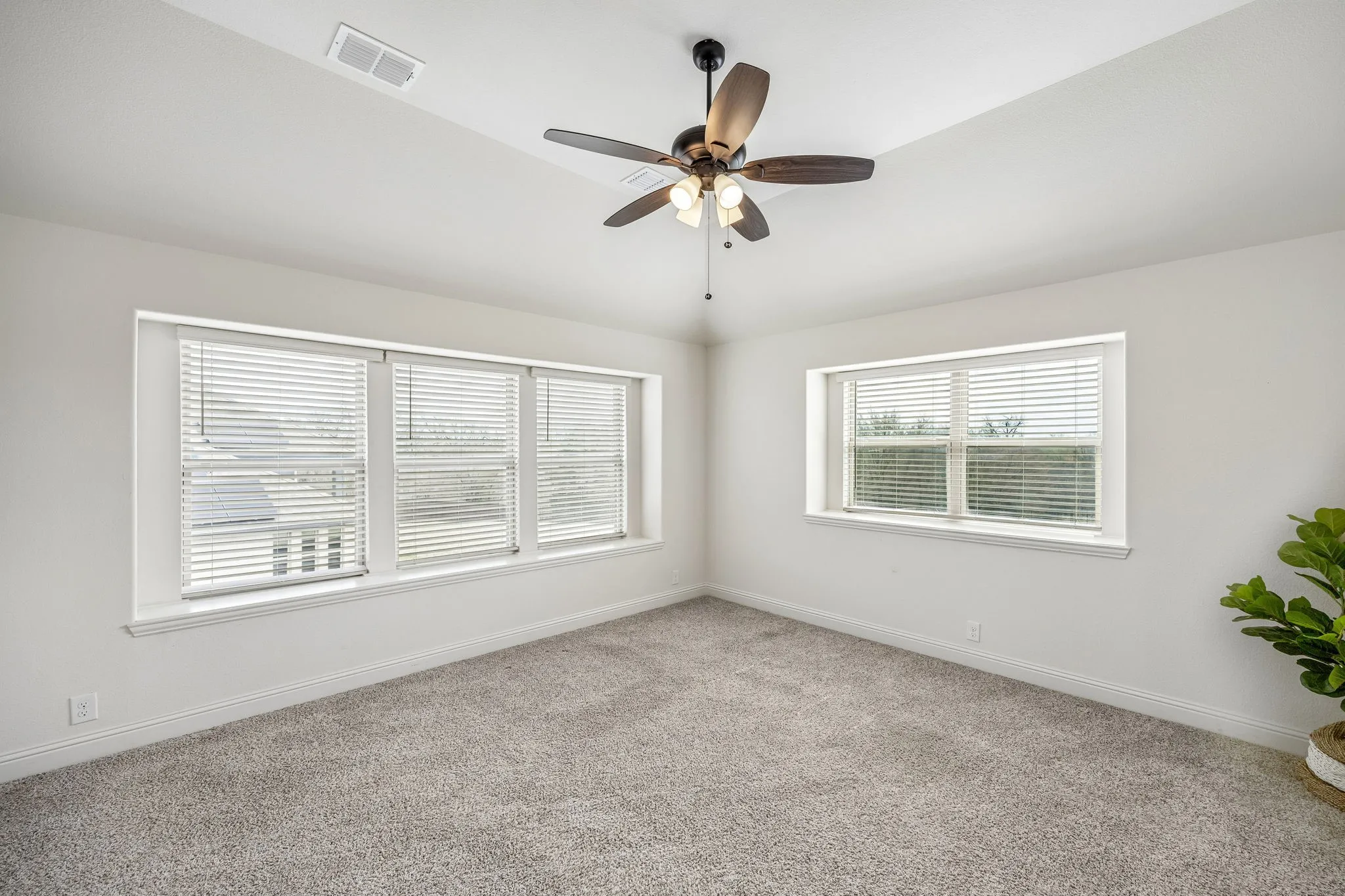 Single Family Residence For Sale in Denton County , 11551 Tanager Lane, Cross Roads, Texas 76227, 4 Bedroom, 3 Bathroom, 3 Garage spaces, 2,761 Sqft, built in 2020, Preowned, mls#21204673, Real Estate Agent in Cross Roads, Homes For Sale in Denton county, Homes For Sale in Cross Roads, Realtor in Cross Roads Texas, Real Estate Brokerage Independent Realty Texas, Luminita Cordes Realtor