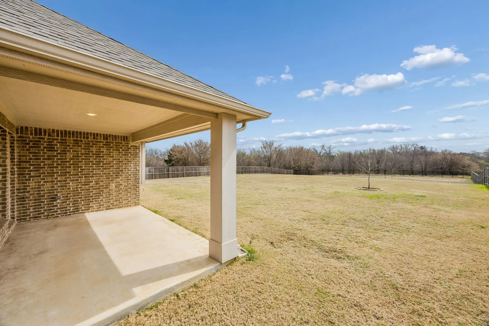 Single Family Residence For Sale in Denton County , 11551 Tanager Lane, Cross Roads, Texas 76227, 4 Bedroom, 3 Bathroom, 3 Garage spaces, 2,761 Sqft, built in 2020, Preowned, mls#21204673, Real Estate Agent in Cross Roads, Homes For Sale in Denton county, Homes For Sale in Cross Roads, Realtor in Cross Roads Texas, Real Estate Brokerage Independent Realty Texas, Luminita Cordes Realtor