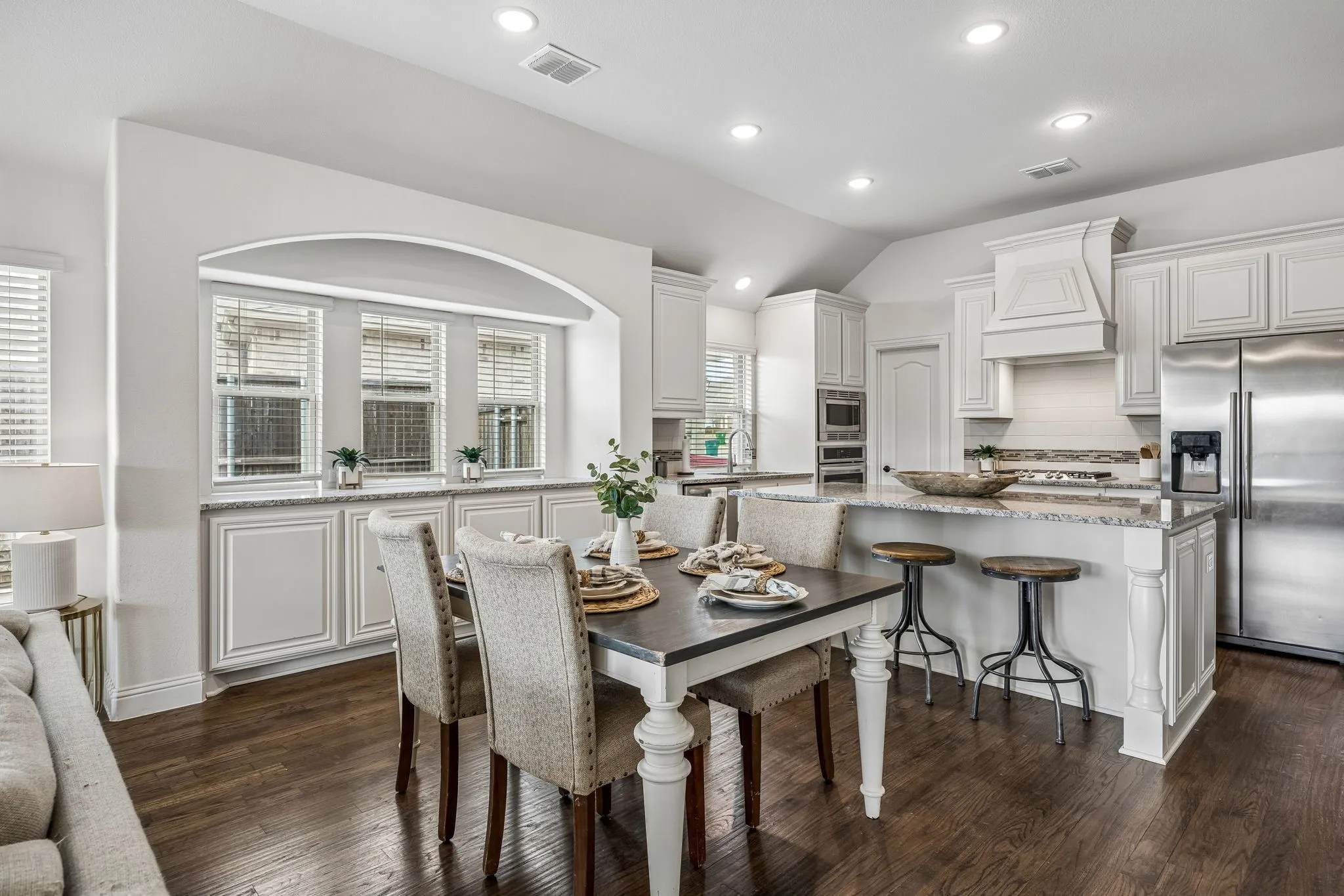 Single Family Residence For Sale in Denton County , 11551 Tanager Lane, Cross Roads, Texas 76227, 4 Bedroom, 3 Bathroom, 3 Garage spaces, 2,761 Sqft, built in 2020, Preowned, mls#21204673, Real Estate Agent in Cross Roads, Homes For Sale in Denton county, Homes For Sale in Cross Roads, Realtor in Cross Roads Texas, Real Estate Brokerage Independent Realty Texas, Luminita Cordes Realtor